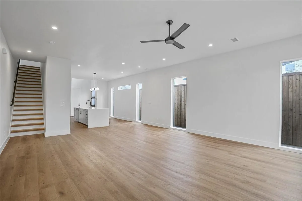 Single Family Residence For Rent in Dallas County , 2413 Crossman Avenue, Dallas, Texas 75212, 3 Bedroom, 3 Bathroom, 2 Garage spaces, 2,129 Sqft, built in 2021, mls#21385314, Real Estate Agent in Dallas, Homes For Rent in Dallas county, Homes For Rent in Dallas, Realtor in Dallas Texas, Real Estate Brokerage Independent Realty Texas, Luminita Cordes Realtor