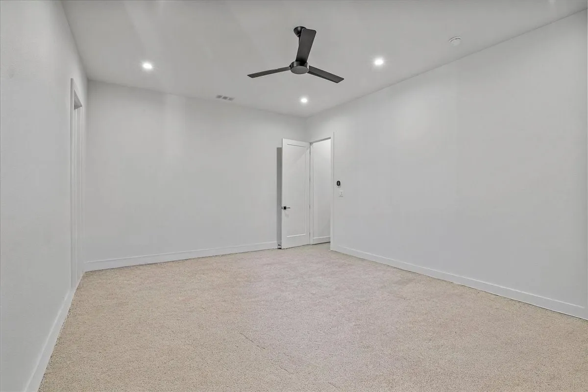 Single Family Residence For Rent in Dallas County , 2413 Crossman Avenue, Dallas, Texas 75212, 3 Bedroom, 3 Bathroom, 2 Garage spaces, 2,129 Sqft, built in 2021, mls#21385314, Real Estate Agent in Dallas, Homes For Rent in Dallas county, Homes For Rent in Dallas, Realtor in Dallas Texas, Real Estate Brokerage Independent Realty Texas, Luminita Cordes Realtor