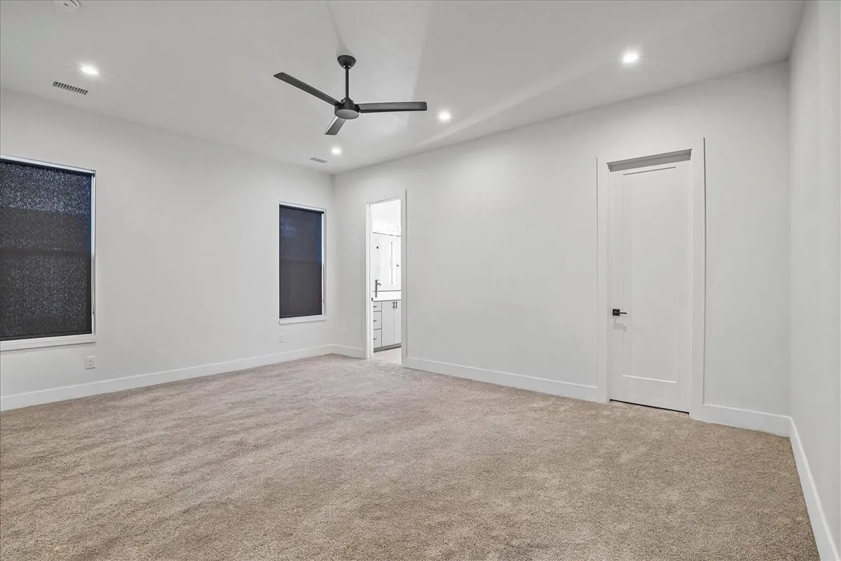 Single Family Residence For Rent in Dallas County , 2413 Crossman Avenue, Dallas, Texas 75212, 3 Bedroom, 3 Bathroom, 2 Garage spaces, 2,129 Sqft, built in 2021, mls#21385314, Real Estate Agent in Dallas, Homes For Rent in Dallas county, Homes For Rent in Dallas, Realtor in Dallas Texas, Real Estate Brokerage Independent Realty Texas, Luminita Cordes Realtor