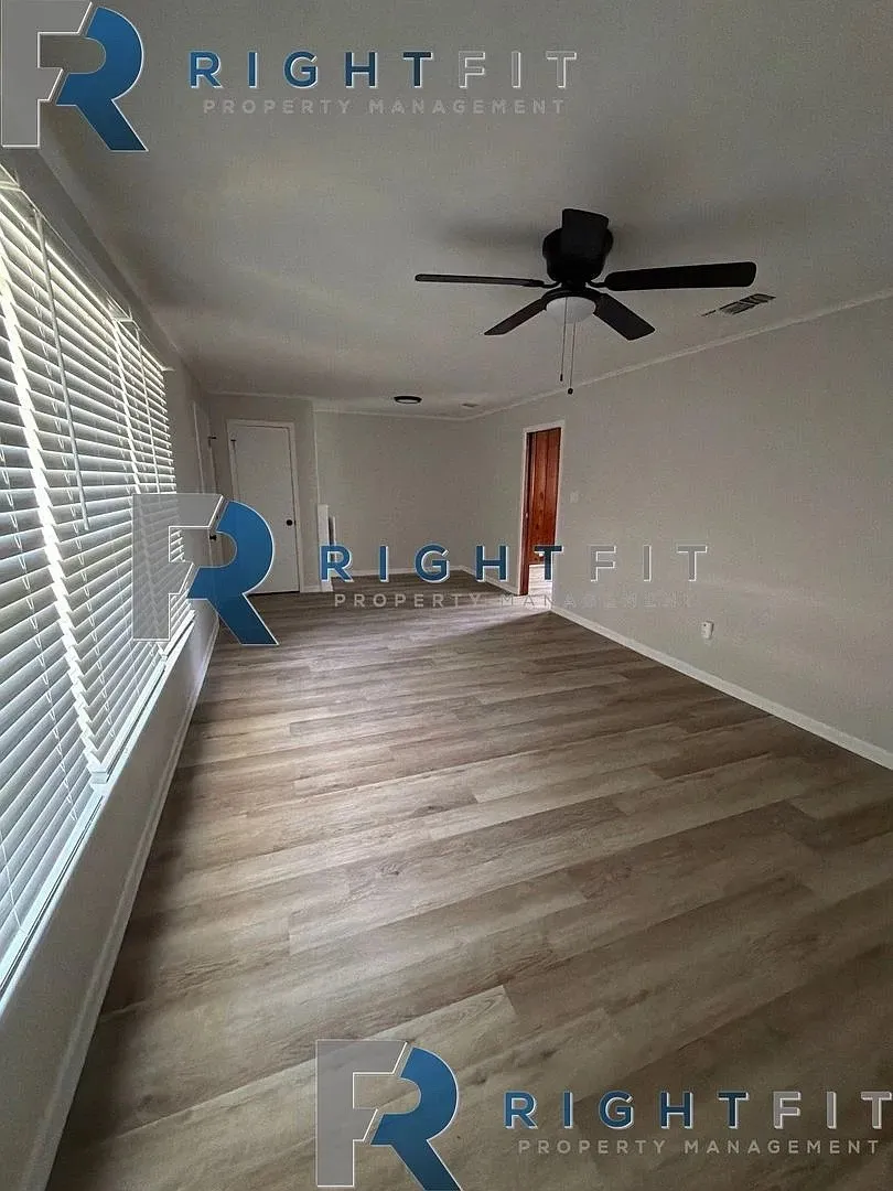 Single Family Residence For Sale in Bowie County , 1214 Mockingbird Lane, Texarkana, Texas 75501, 3 Bedroom, 2 Bathroom, Garage spaces, 1,610 Sqft, built in 0, mls#21386544, Real Estate Agent in Texarkana, Homes For Sale in Bowie county, Homes For Sale in Texarkana, Realtor in Texarkana Texas, Real Estate Brokerage Independent Realty Texas, Luminita Cordes Realtor