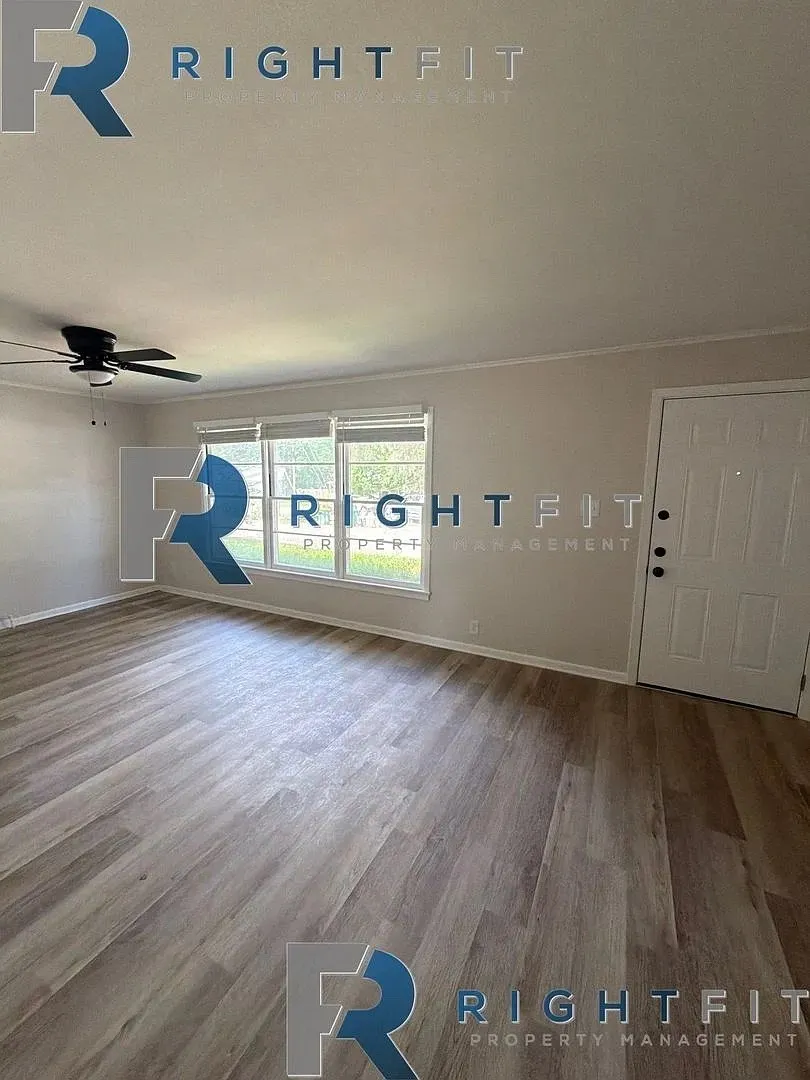 Single Family Residence For Sale in Bowie County , 1214 Mockingbird Lane, Texarkana, Texas 75501, 3 Bedroom, 2 Bathroom, Garage spaces, 1,610 Sqft, built in 0, mls#21386544, Real Estate Agent in Texarkana, Homes For Sale in Bowie county, Homes For Sale in Texarkana, Realtor in Texarkana Texas, Real Estate Brokerage Independent Realty Texas, Luminita Cordes Realtor