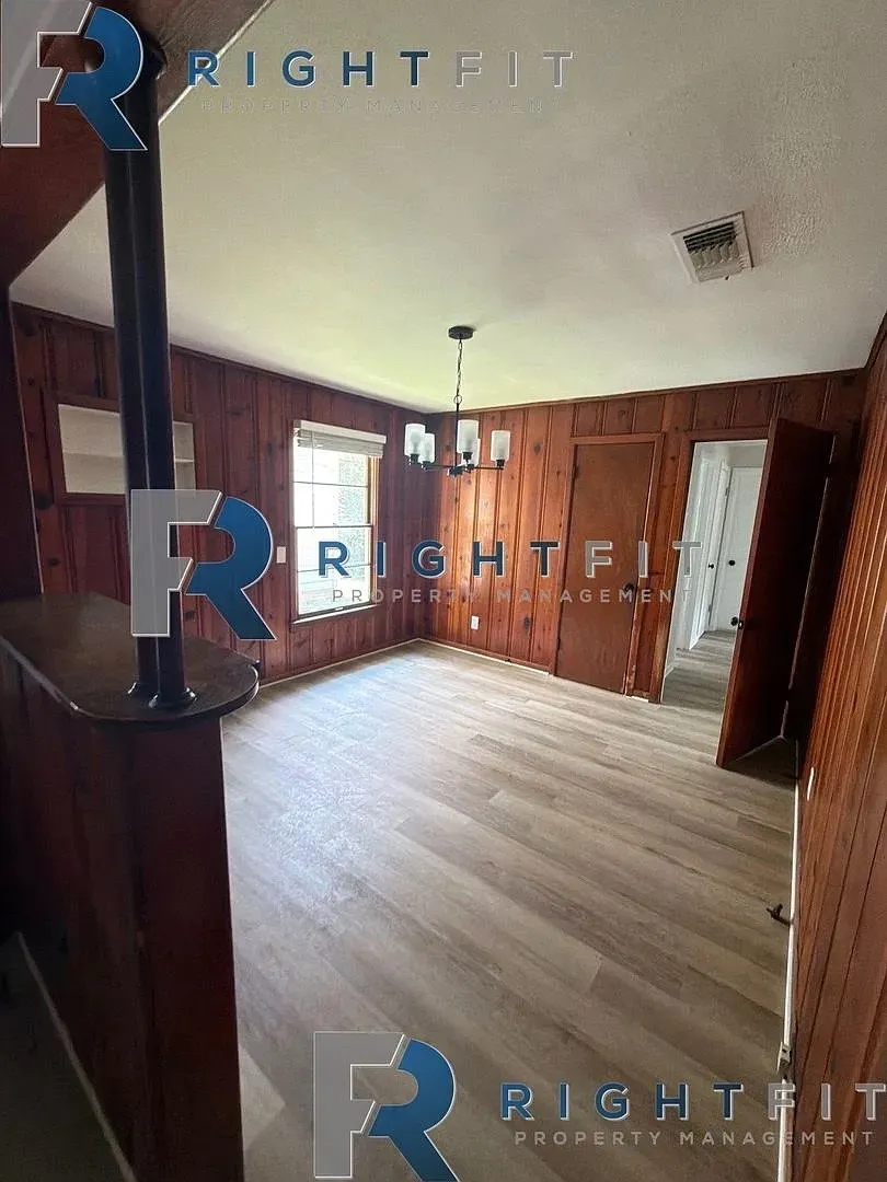 Single Family Residence For Sale in Bowie County , 1214 Mockingbird Lane, Texarkana, Texas 75501, 3 Bedroom, 2 Bathroom, Garage spaces, 1,610 Sqft, built in 0, mls#21386544, Real Estate Agent in Texarkana, Homes For Sale in Bowie county, Homes For Sale in Texarkana, Realtor in Texarkana Texas, Real Estate Brokerage Independent Realty Texas, Luminita Cordes Realtor