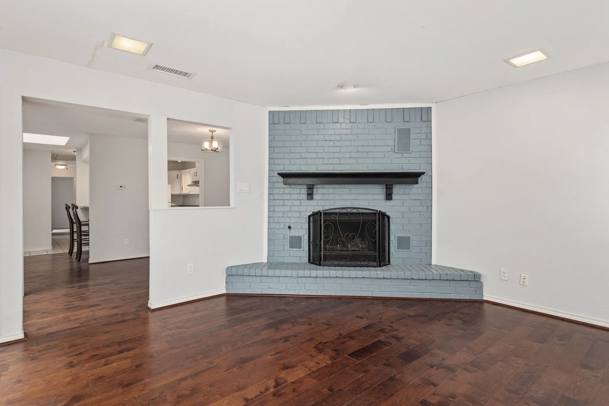 Duplex For Rent in Dallas County , 812 Saint Paul Court, Richardson, Texas 75080, 3 Bedroom, 2 Bathroom, 2 Garage spaces, 1,579 Sqft, built in 1980, mls#21385493, Real Estate Agent in Richardson, Homes For Rent in Dallas county, Homes For Rent in Richardson, Realtor in Richardson Texas, Real Estate Brokerage Independent Realty Texas, Luminita Cordes Realtor