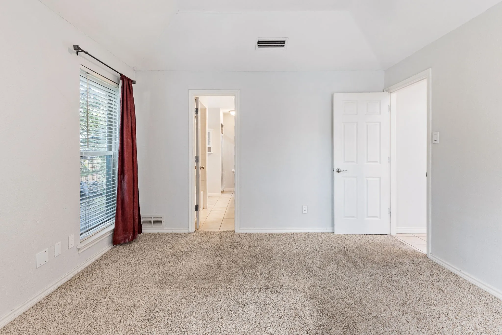 Duplex For Rent in Dallas County , 812 Saint Paul Court, Richardson, Texas 75080, 3 Bedroom, 2 Bathroom, 2 Garage spaces, 1,579 Sqft, built in 1980, mls#21385493, Real Estate Agent in Richardson, Homes For Rent in Dallas county, Homes For Rent in Richardson, Realtor in Richardson Texas, Real Estate Brokerage Independent Realty Texas, Luminita Cordes Realtor