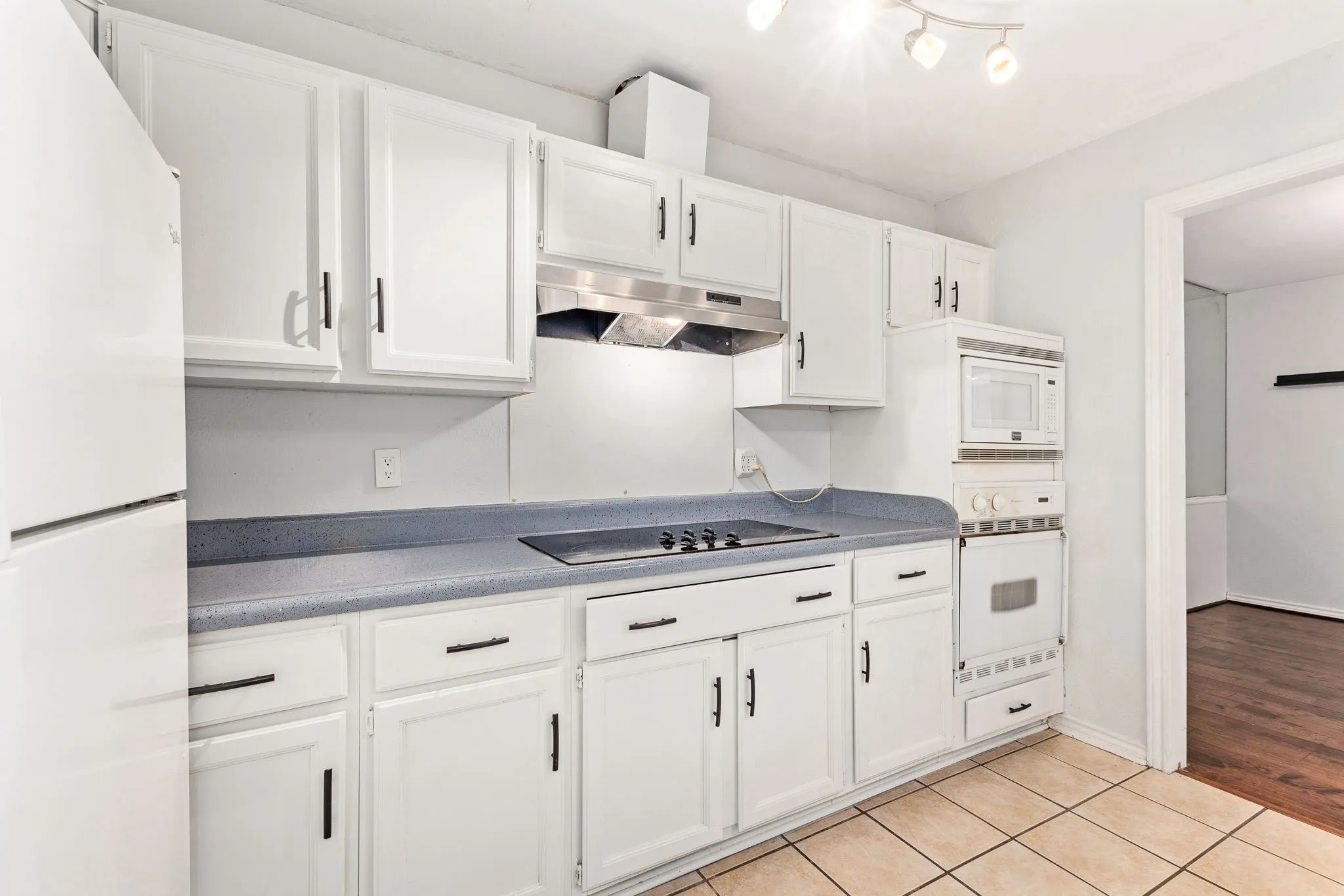 Duplex For Rent in Dallas County , 812 Saint Paul Court, Richardson, Texas 75080, 3 Bedroom, 2 Bathroom, 2 Garage spaces, 1,579 Sqft, built in 1980, mls#21385493, Real Estate Agent in Richardson, Homes For Rent in Dallas county, Homes For Rent in Richardson, Realtor in Richardson Texas, Real Estate Brokerage Independent Realty Texas, Luminita Cordes Realtor