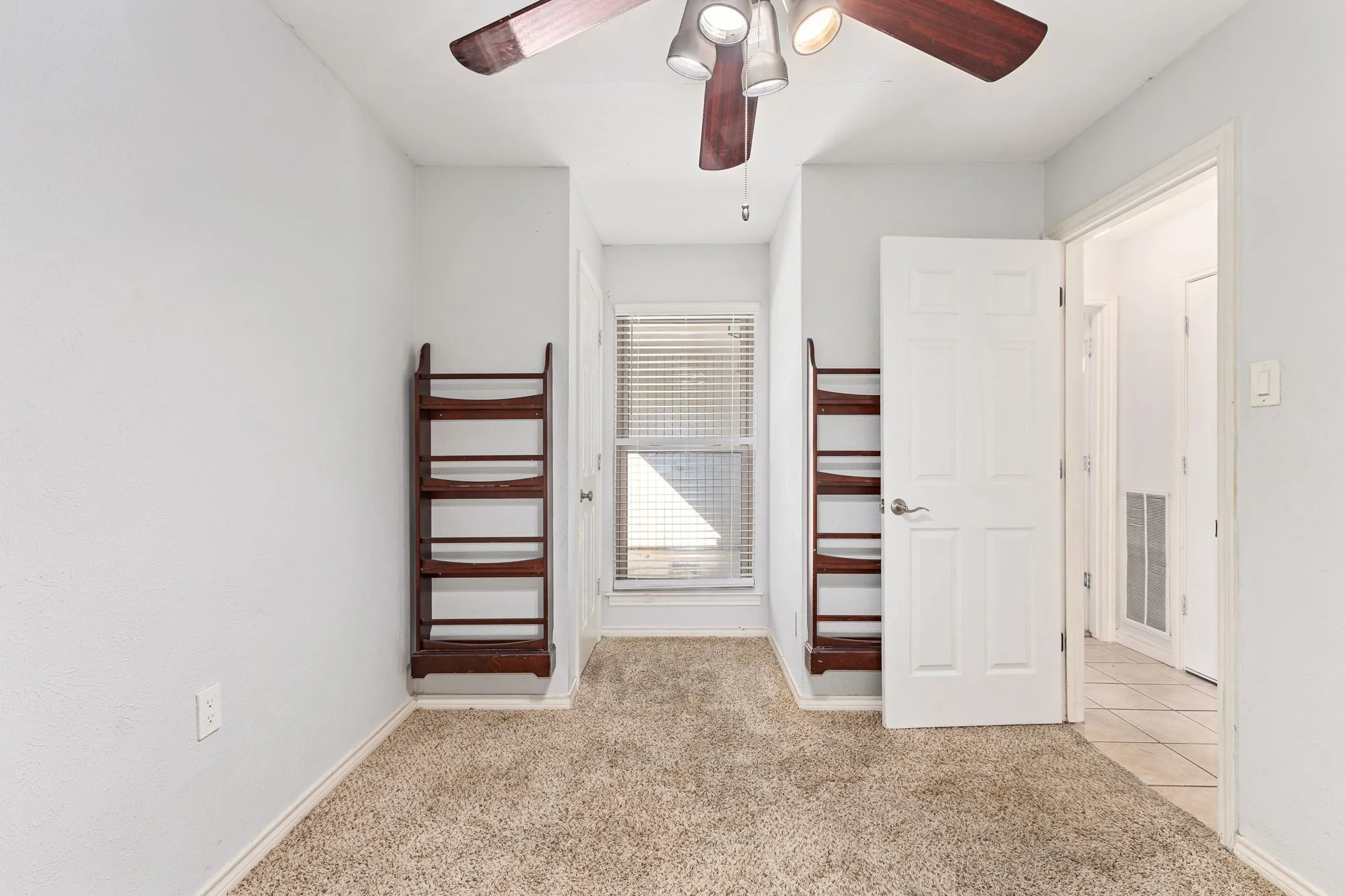 Duplex For Rent in Dallas County , 812 Saint Paul Court, Richardson, Texas 75080, 3 Bedroom, 2 Bathroom, 2 Garage spaces, 1,579 Sqft, built in 1980, mls#21385493, Real Estate Agent in Richardson, Homes For Rent in Dallas county, Homes For Rent in Richardson, Realtor in Richardson Texas, Real Estate Brokerage Independent Realty Texas, Luminita Cordes Realtor