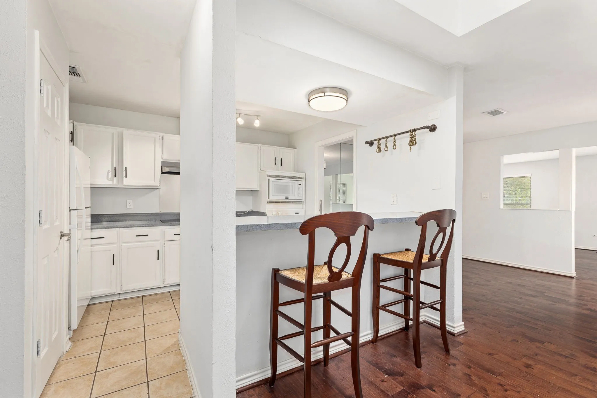Duplex For Rent in Dallas County , 812 Saint Paul Court, Richardson, Texas 75080, 3 Bedroom, 2 Bathroom, 2 Garage spaces, 1,579 Sqft, built in 1980, mls#21385493, Real Estate Agent in Richardson, Homes For Rent in Dallas county, Homes For Rent in Richardson, Realtor in Richardson Texas, Real Estate Brokerage Independent Realty Texas, Luminita Cordes Realtor