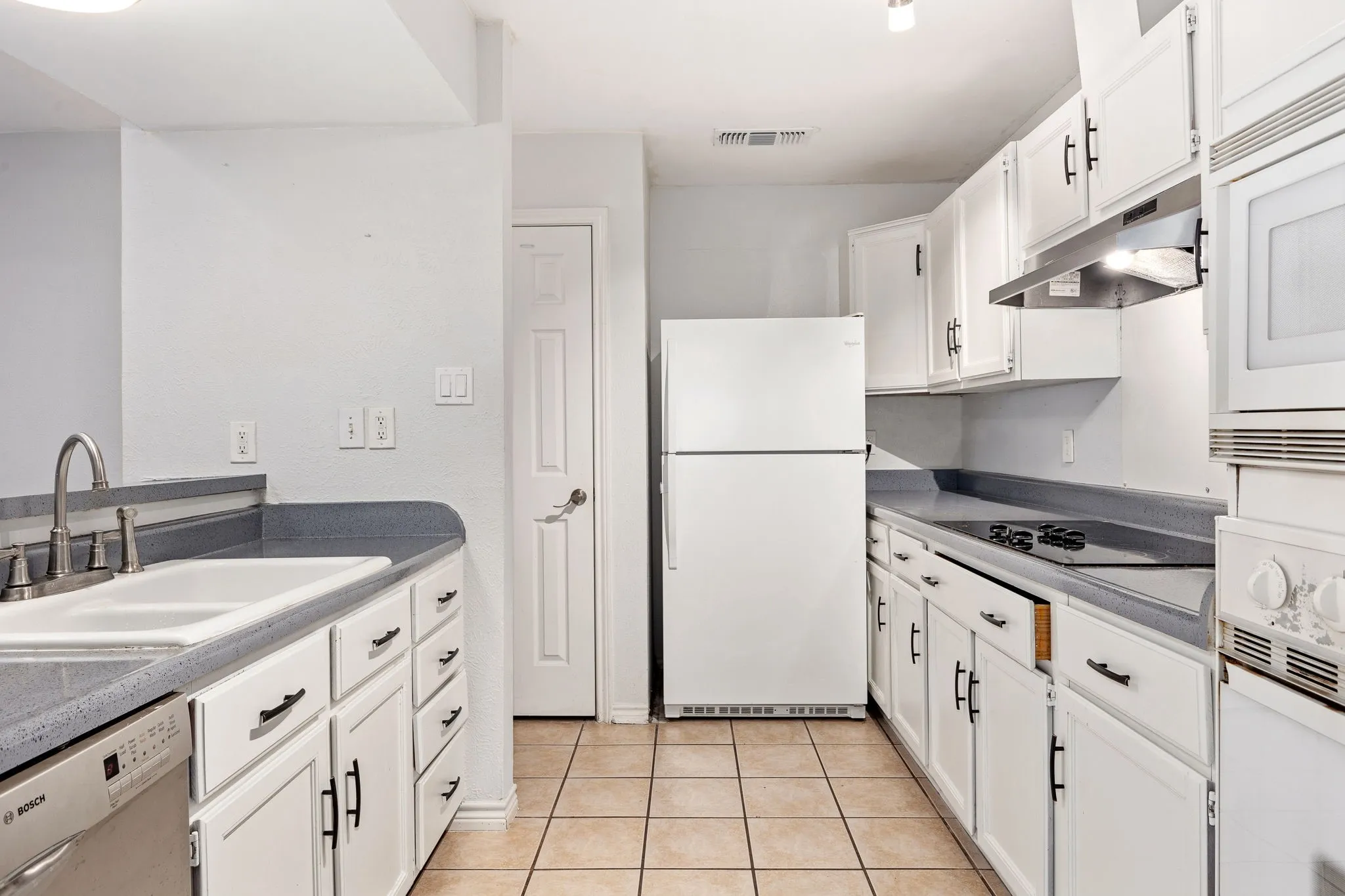 Duplex For Rent in Dallas County , 812 Saint Paul Court, Richardson, Texas 75080, 3 Bedroom, 2 Bathroom, 2 Garage spaces, 1,579 Sqft, built in 1980, mls#21385493, Real Estate Agent in Richardson, Homes For Rent in Dallas county, Homes For Rent in Richardson, Realtor in Richardson Texas, Real Estate Brokerage Independent Realty Texas, Luminita Cordes Realtor