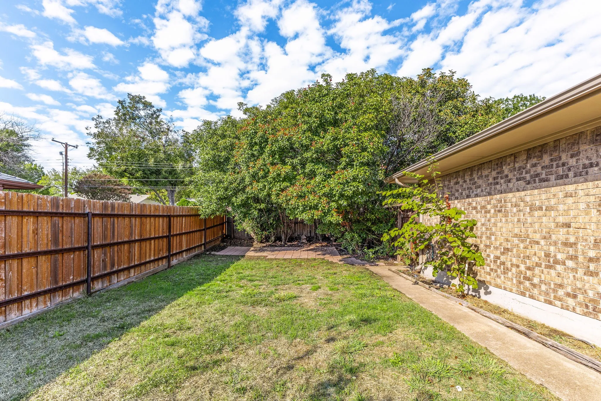 Duplex For Rent in Dallas County , 812 Saint Paul Court, Richardson, Texas 75080, 3 Bedroom, 2 Bathroom, 2 Garage spaces, 1,579 Sqft, built in 1980, mls#21385493, Real Estate Agent in Richardson, Homes For Rent in Dallas county, Homes For Rent in Richardson, Realtor in Richardson Texas, Real Estate Brokerage Independent Realty Texas, Luminita Cordes Realtor