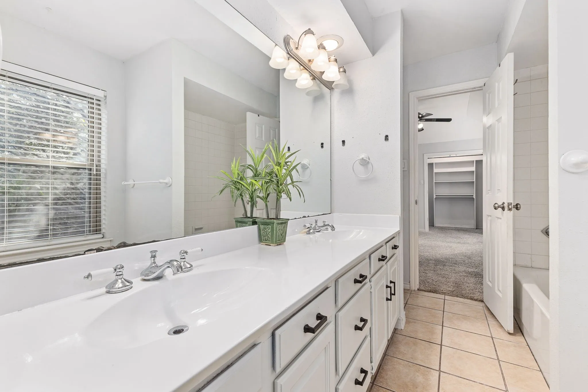 Duplex For Rent in Dallas County , 812 Saint Paul Court, Richardson, Texas 75080, 3 Bedroom, 2 Bathroom, 2 Garage spaces, 1,579 Sqft, built in 1980, mls#21385493, Real Estate Agent in Richardson, Homes For Rent in Dallas county, Homes For Rent in Richardson, Realtor in Richardson Texas, Real Estate Brokerage Independent Realty Texas, Luminita Cordes Realtor