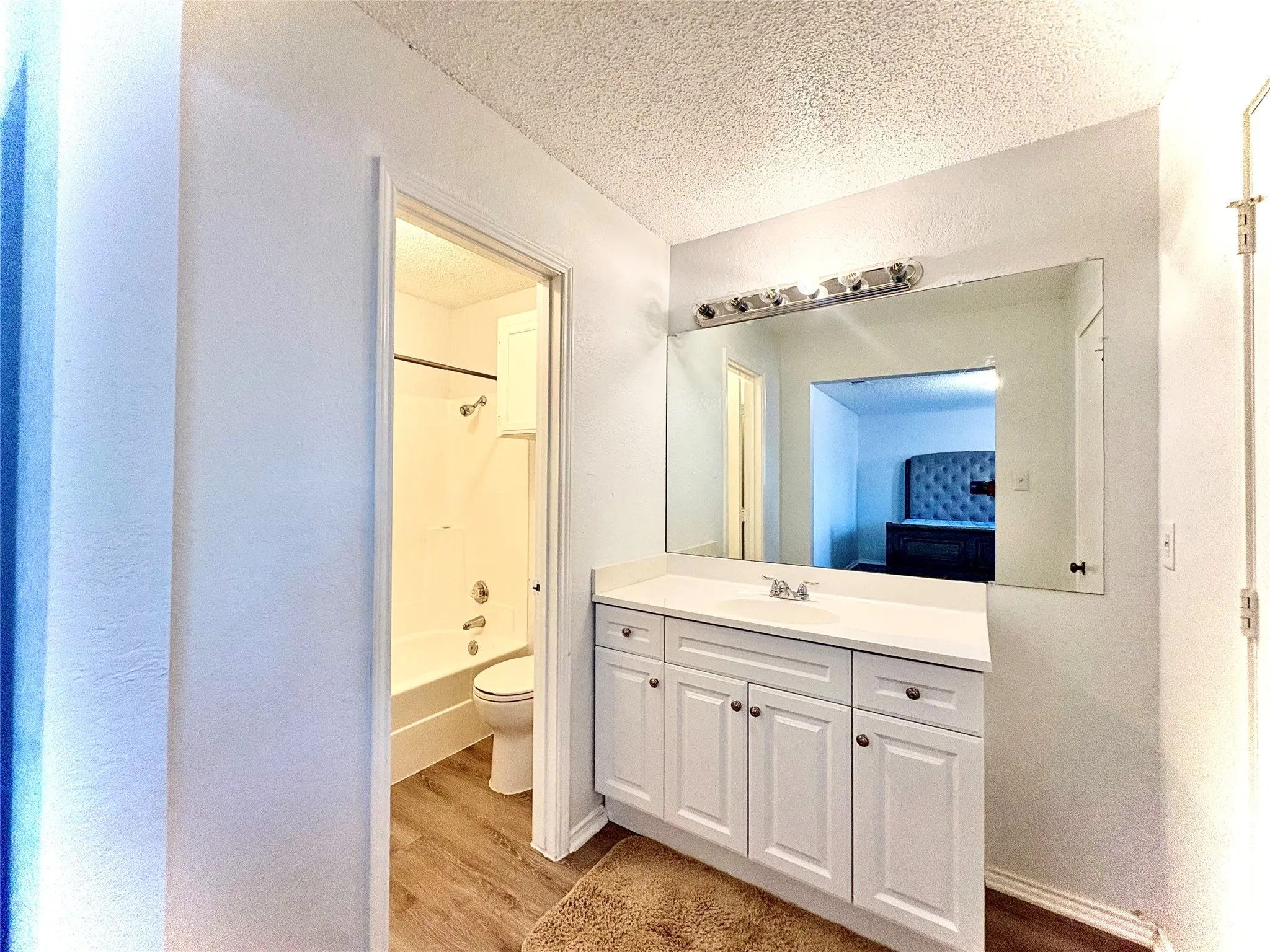 Single Family Residence For Rent in Tarrant County , 1920 San Rafael Street, Fort Worth, Texas 76134, 2 Bedroom, 2 Bathroom, 1 Garage spaces, 2,064 Sqft, built in 1985, mls#21384980, Real Estate Agent in Fort Worth, Homes For Rent in Tarrant county, Homes For Rent in Fort Worth, Realtor in Fort Worth Texas, Real Estate Brokerage Independent Realty Texas, Luminita Cordes Realtor
