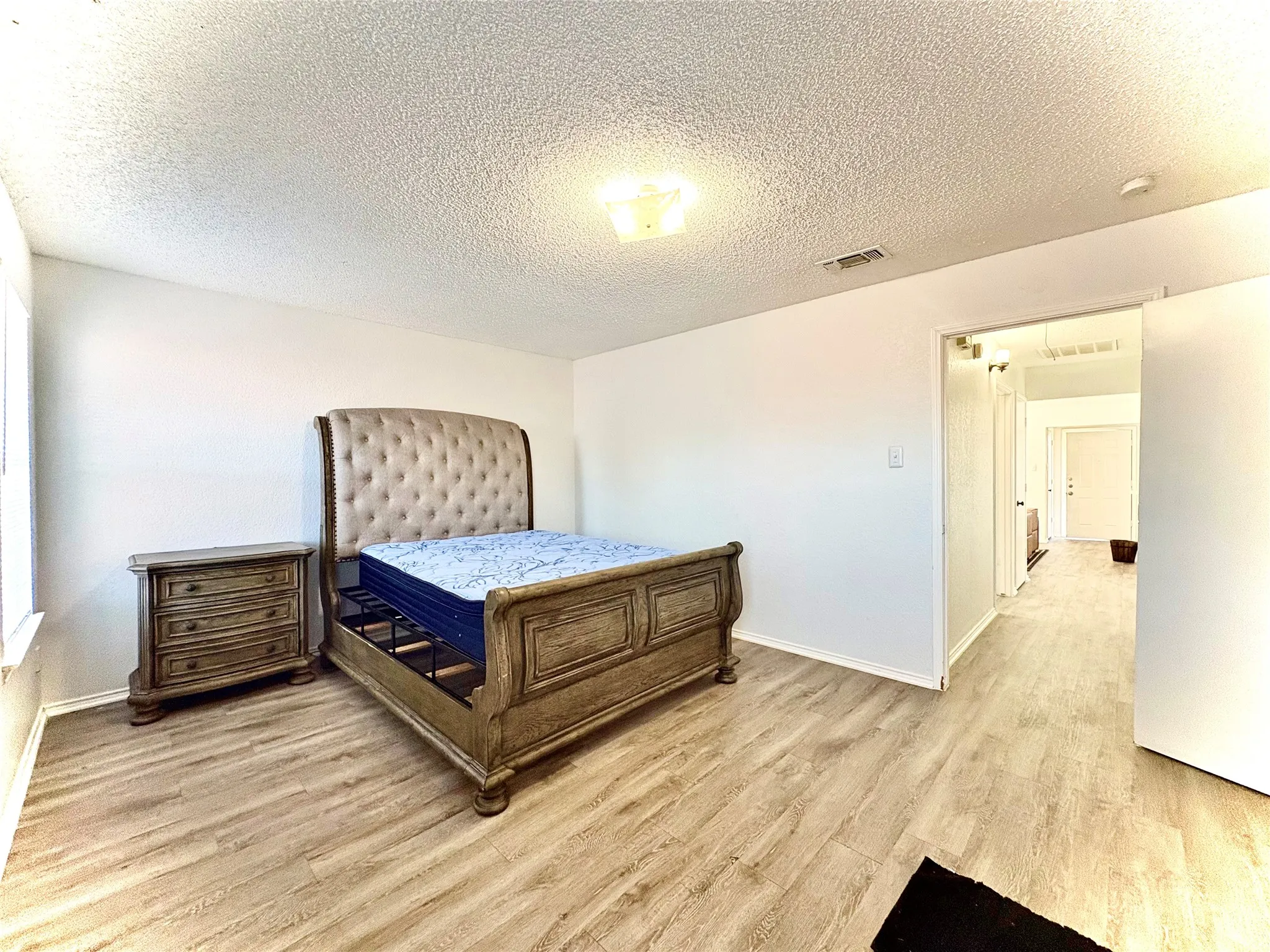 Single Family Residence For Rent in Tarrant County , 1920 San Rafael Street, Fort Worth, Texas 76134, 2 Bedroom, 2 Bathroom, 1 Garage spaces, 2,064 Sqft, built in 1985, mls#21384980, Real Estate Agent in Fort Worth, Homes For Rent in Tarrant county, Homes For Rent in Fort Worth, Realtor in Fort Worth Texas, Real Estate Brokerage Independent Realty Texas, Luminita Cordes Realtor