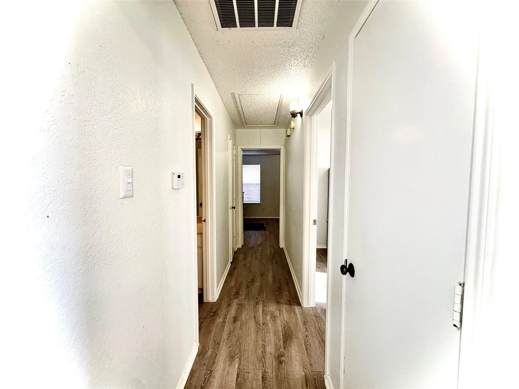 Single Family Residence For Rent in Tarrant County , 1920 San Rafael Street, Fort Worth, Texas 76134, 2 Bedroom, 2 Bathroom, 1 Garage spaces, 2,064 Sqft, built in 1985, mls#21384980, Real Estate Agent in Fort Worth, Homes For Rent in Tarrant county, Homes For Rent in Fort Worth, Realtor in Fort Worth Texas, Real Estate Brokerage Independent Realty Texas, Luminita Cordes Realtor