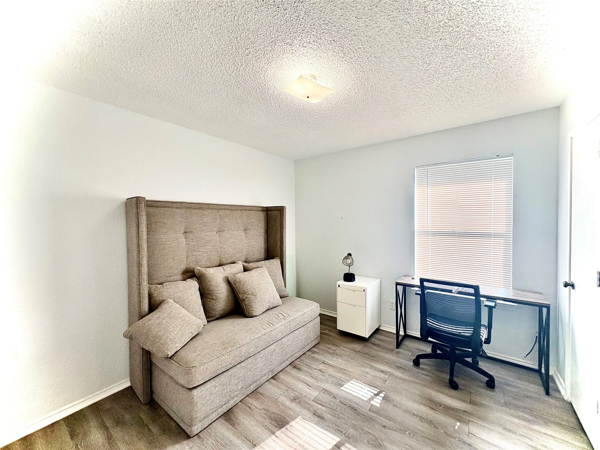 Single Family Residence For Rent in Tarrant County , 1920 San Rafael Street, Fort Worth, Texas 76134, 2 Bedroom, 2 Bathroom, 1 Garage spaces, 2,064 Sqft, built in 1985, mls#21384980, Real Estate Agent in Fort Worth, Homes For Rent in Tarrant county, Homes For Rent in Fort Worth, Realtor in Fort Worth Texas, Real Estate Brokerage Independent Realty Texas, Luminita Cordes Realtor