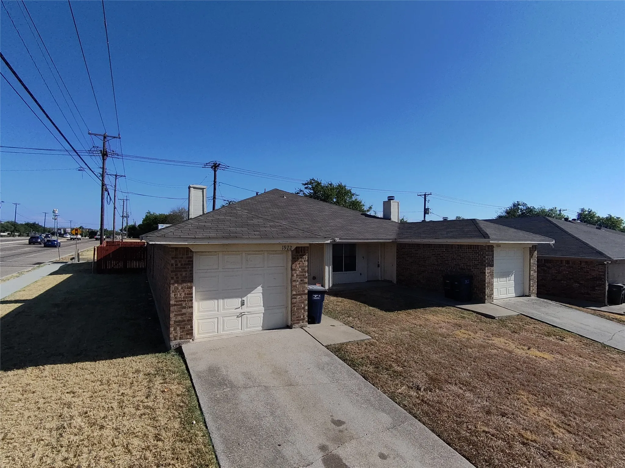 Single Family Residence For Rent in Tarrant County , 1920 San Rafael Street, Fort Worth, Texas 76134, 2 Bedroom, 2 Bathroom, 1 Garage spaces, 2,064 Sqft, built in 1985, mls#21384980, Real Estate Agent in Fort Worth, Homes For Rent in Tarrant county, Homes For Rent in Fort Worth, Realtor in Fort Worth Texas, Real Estate Brokerage Independent Realty Texas, Luminita Cordes Realtor