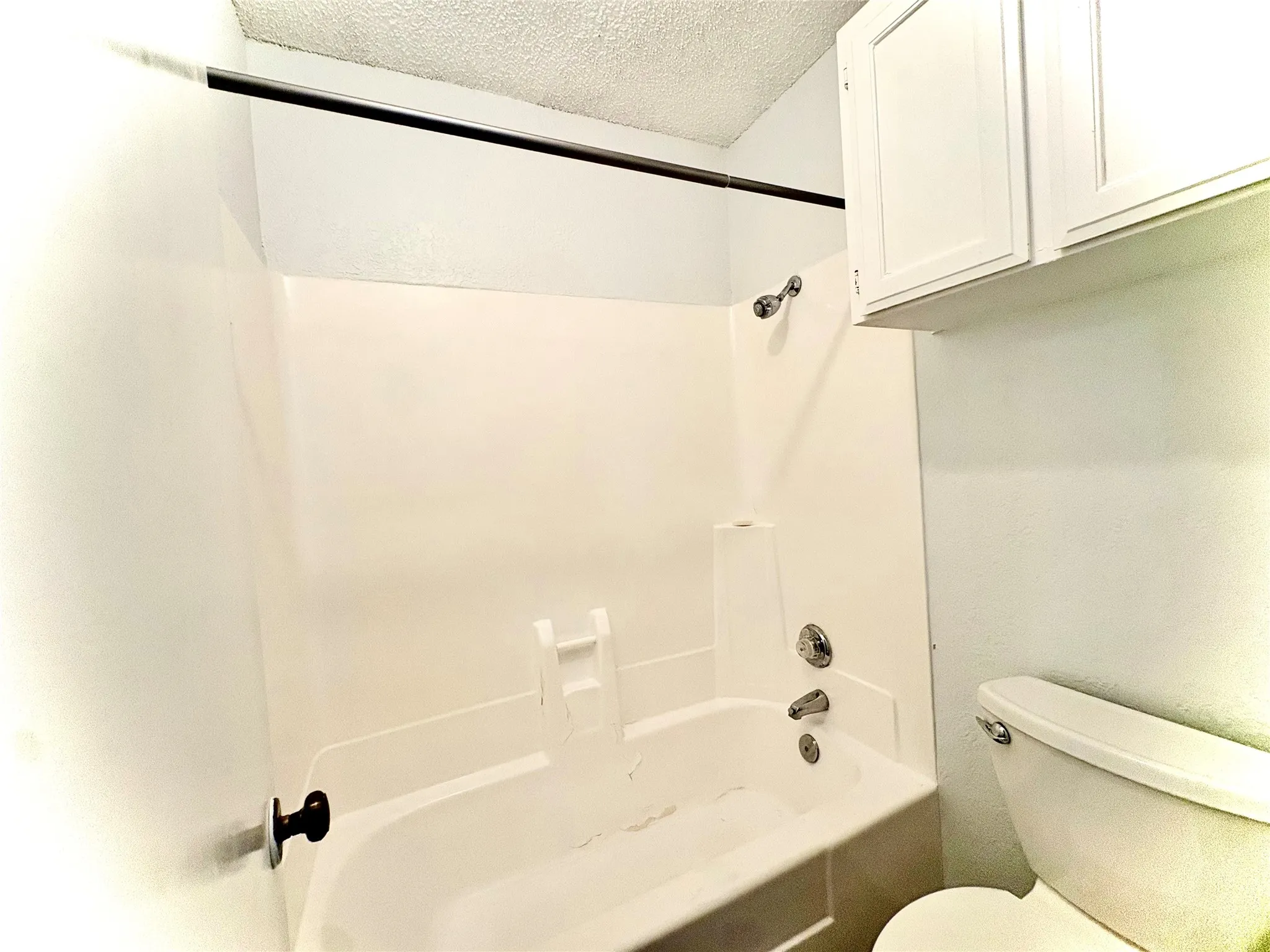 Single Family Residence For Rent in Tarrant County , 1920 San Rafael Street, Fort Worth, Texas 76134, 2 Bedroom, 2 Bathroom, 1 Garage spaces, 2,064 Sqft, built in 1985, mls#21384980, Real Estate Agent in Fort Worth, Homes For Rent in Tarrant county, Homes For Rent in Fort Worth, Realtor in Fort Worth Texas, Real Estate Brokerage Independent Realty Texas, Luminita Cordes Realtor