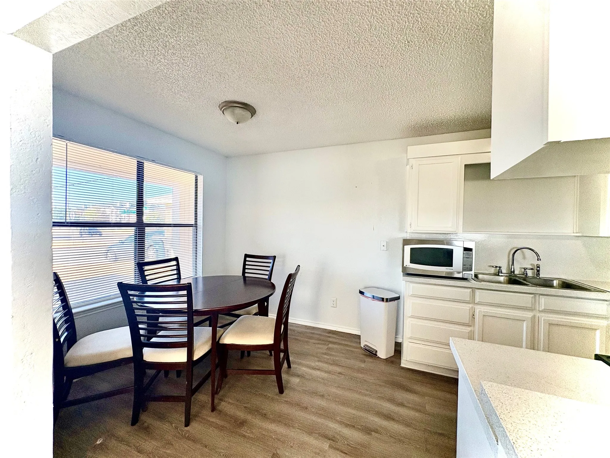 Single Family Residence For Rent in Tarrant County , 1920 San Rafael Street, Fort Worth, Texas 76134, 2 Bedroom, 2 Bathroom, 1 Garage spaces, 2,064 Sqft, built in 1985, mls#21384980, Real Estate Agent in Fort Worth, Homes For Rent in Tarrant county, Homes For Rent in Fort Worth, Realtor in Fort Worth Texas, Real Estate Brokerage Independent Realty Texas, Luminita Cordes Realtor