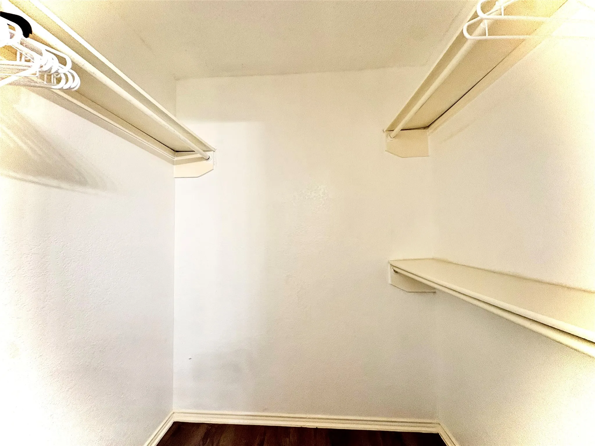 Single Family Residence For Rent in Tarrant County , 1922 San Rafael Street, Fort Worth, Texas 76134, 2 Bedroom, 2 Bathroom, 1 Garage spaces, 2,064 Sqft, built in 1985, mls#21386549, Real Estate Agent in Fort Worth, Homes For Rent in Tarrant county, Homes For Rent in Fort Worth, Realtor in Fort Worth Texas, Real Estate Brokerage Independent Realty Texas, Luminita Cordes Realtor