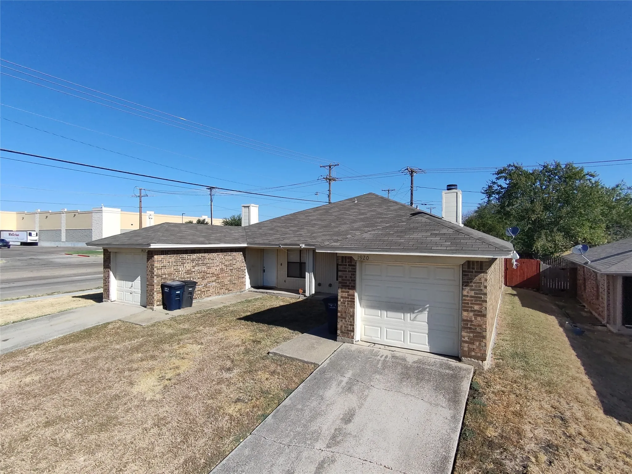 Single Family Residence For Rent in Tarrant County , 1922 San Rafael Street, Fort Worth, Texas 76134, 2 Bedroom, 2 Bathroom, 1 Garage spaces, 2,064 Sqft, built in 1985, mls#21386549, Real Estate Agent in Fort Worth, Homes For Rent in Tarrant county, Homes For Rent in Fort Worth, Realtor in Fort Worth Texas, Real Estate Brokerage Independent Realty Texas, Luminita Cordes Realtor