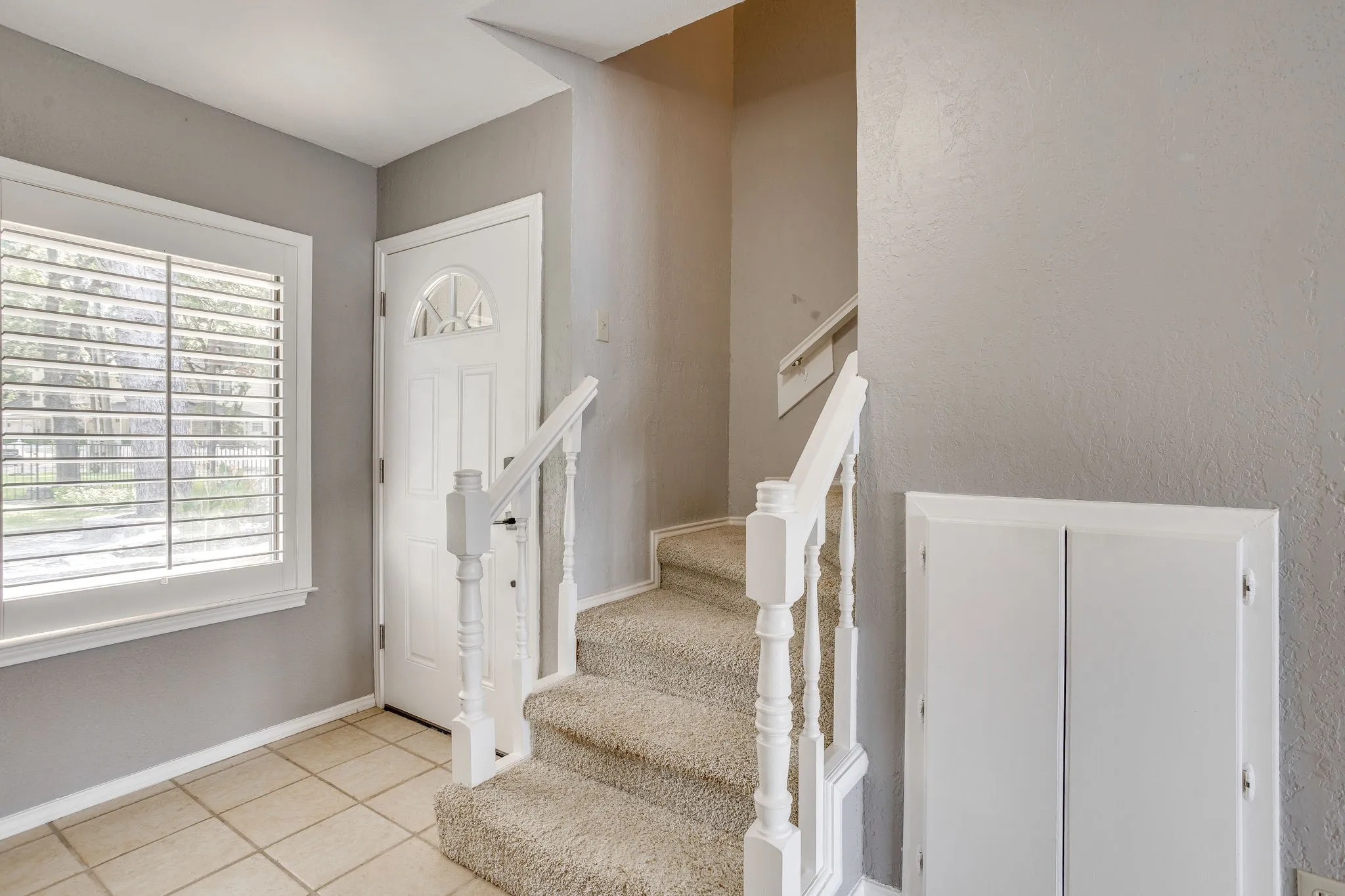 Single Family Residence For Sale in Hood County , 4500 Sherry Court, Granbury, Texas 76049, 3 Bedroom, 4 Bathroom, 2 Garage spaces, 3,494 Sqft, built in 1985, mls#21384991, Real Estate Agent in Granbury, Homes For Sale in Hood county, Homes For Sale in Granbury, Realtor in Granbury Texas, Real Estate Brokerage Independent Realty Texas, Luminita Cordes Realtor