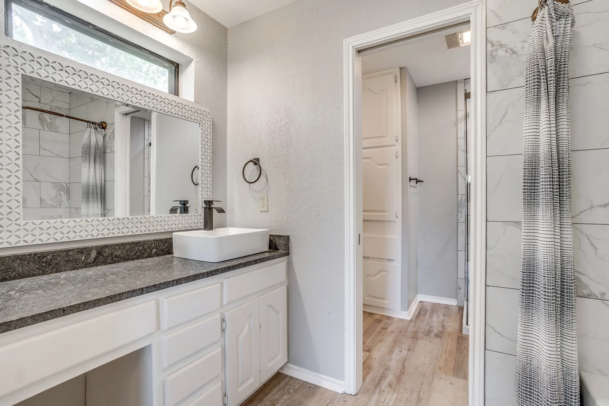 Single Family Residence For Sale in Hood County , 4500 Sherry Court, Granbury, Texas 76049, 3 Bedroom, 4 Bathroom, 2 Garage spaces, 3,494 Sqft, built in 1985, mls#21384991, Real Estate Agent in Granbury, Homes For Sale in Hood county, Homes For Sale in Granbury, Realtor in Granbury Texas, Real Estate Brokerage Independent Realty Texas, Luminita Cordes Realtor