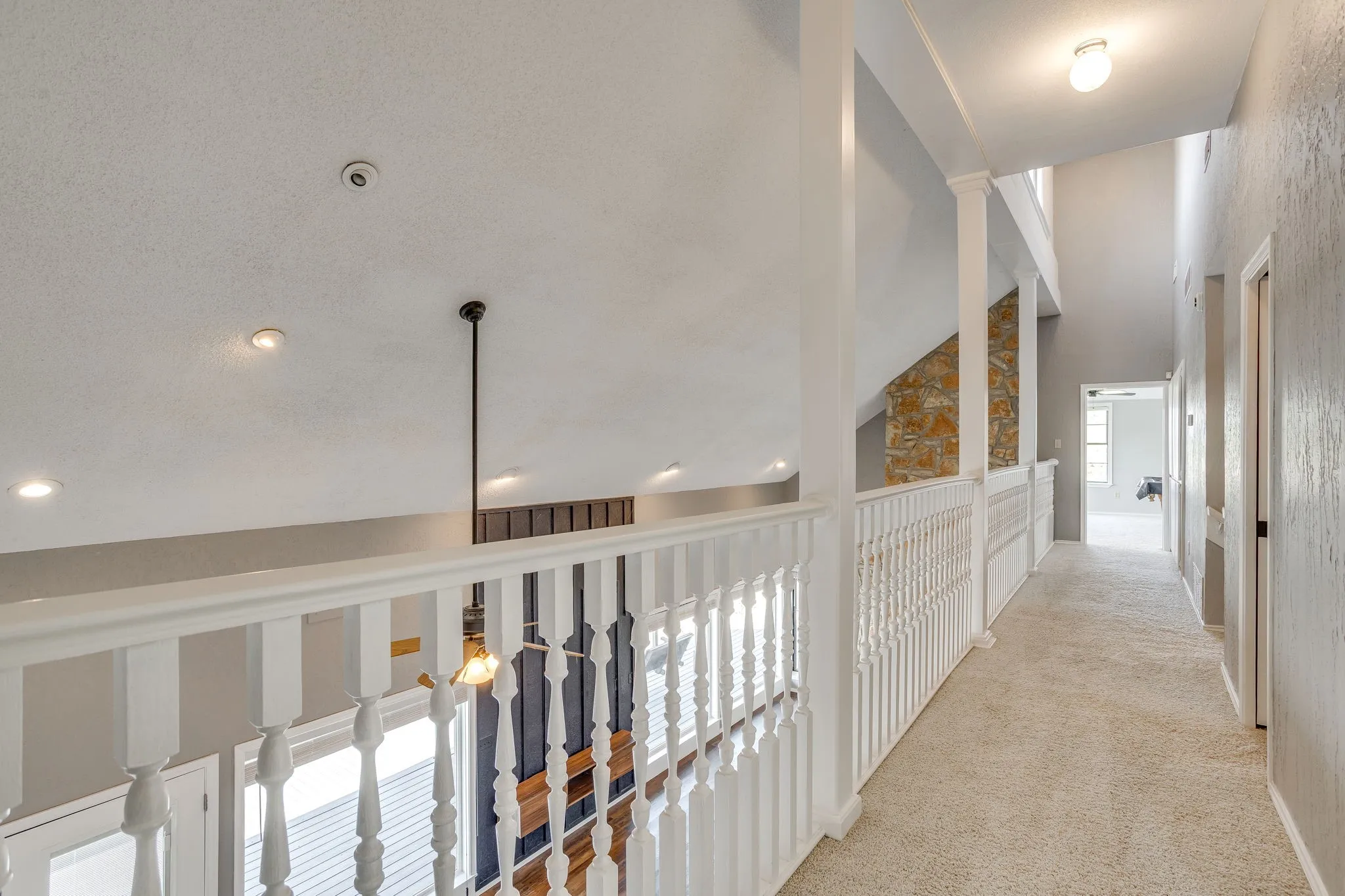Single Family Residence For Sale in Hood County , 4500 Sherry Court, Granbury, Texas 76049, 3 Bedroom, 4 Bathroom, 2 Garage spaces, 3,494 Sqft, built in 1985, mls#21384991, Real Estate Agent in Granbury, Homes For Sale in Hood county, Homes For Sale in Granbury, Realtor in Granbury Texas, Real Estate Brokerage Independent Realty Texas, Luminita Cordes Realtor