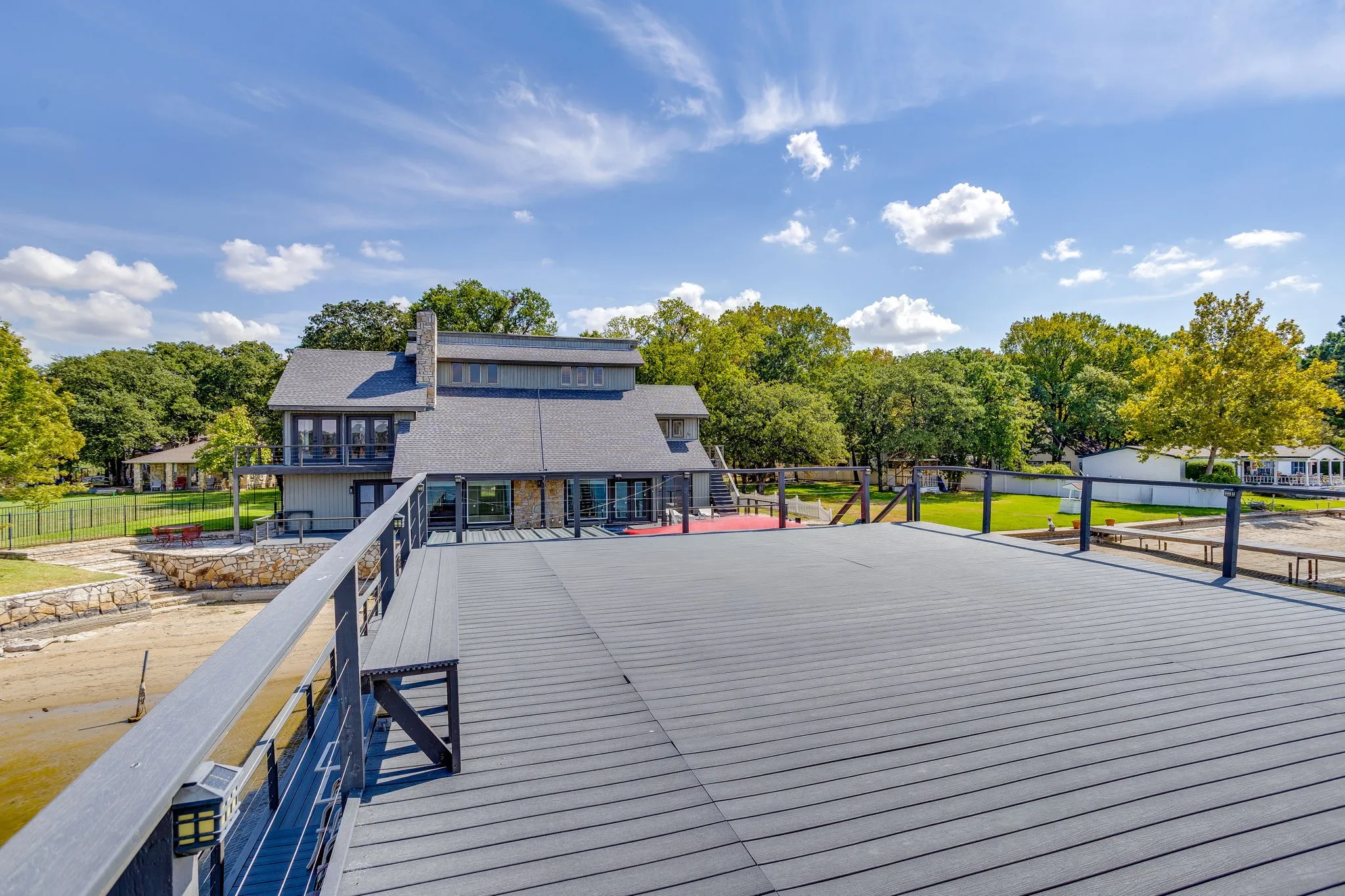 Single Family Residence For Sale in Hood County , 4500 Sherry Court, Granbury, Texas 76049, 3 Bedroom, 4 Bathroom, 2 Garage spaces, 3,494 Sqft, built in 1985, mls#21384991, Real Estate Agent in Granbury, Homes For Sale in Hood county, Homes For Sale in Granbury, Realtor in Granbury Texas, Real Estate Brokerage Independent Realty Texas, Luminita Cordes Realtor