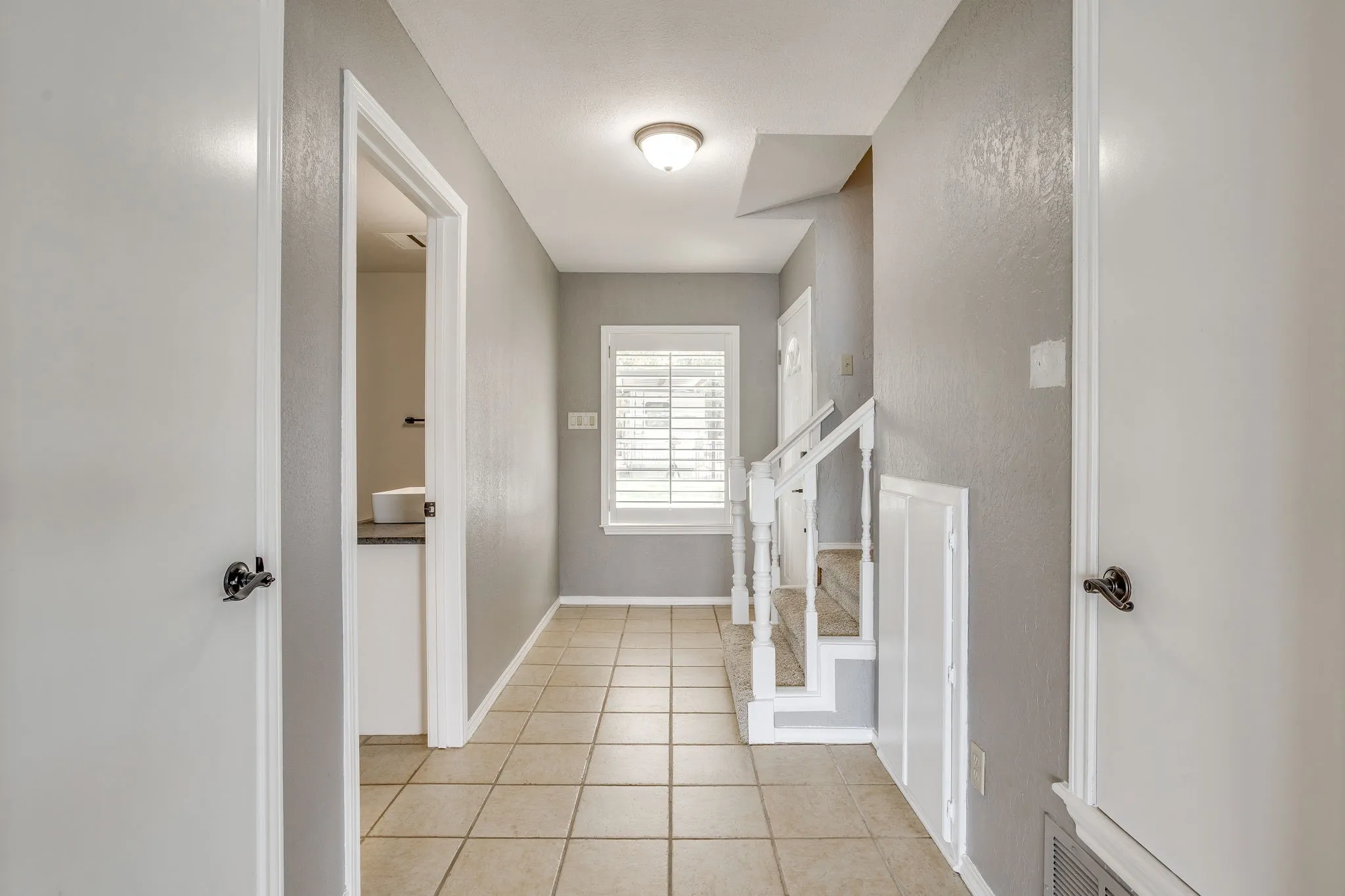 Single Family Residence For Sale in Hood County , 4500 Sherry Court, Granbury, Texas 76049, 3 Bedroom, 4 Bathroom, 2 Garage spaces, 3,494 Sqft, built in 1985, mls#21384991, Real Estate Agent in Granbury, Homes For Sale in Hood county, Homes For Sale in Granbury, Realtor in Granbury Texas, Real Estate Brokerage Independent Realty Texas, Luminita Cordes Realtor