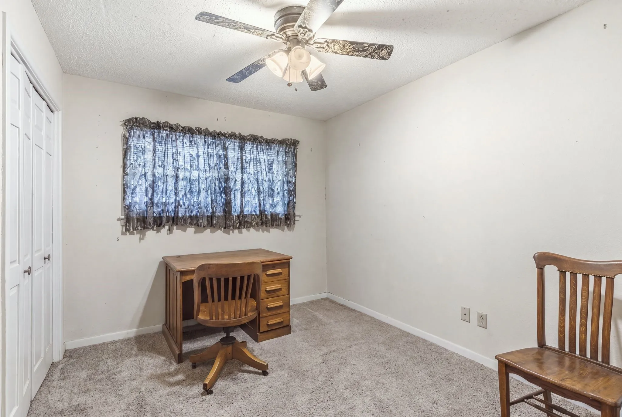 Single Family Residence For Sale in Hunt County , 6400 Chapman Drive, Greenville, Texas 75402, 4 Bedroom, 3 Bathroom, 2 Garage spaces, 2,460 Sqft, built in 1965, mls#21385552, Real Estate Agent in Greenville, Homes For Sale in Hunt county, Homes For Sale in Greenville, Realtor in Greenville Texas, Real Estate Brokerage Independent Realty Texas, Luminita Cordes Realtor