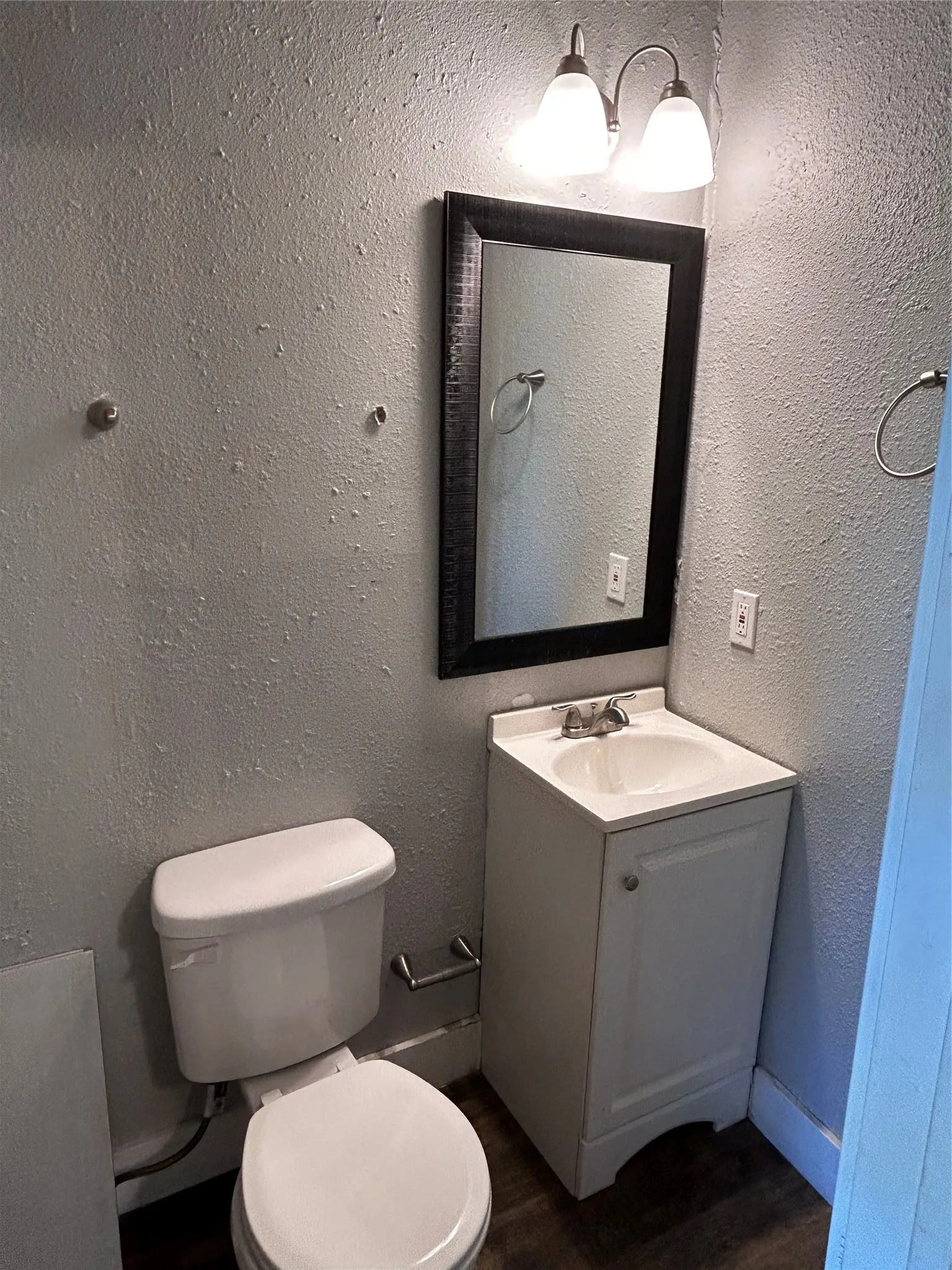 Single Family Residence For Sale in Grayson County , 615 S Throckmorton Street, Sherman, Texas 75090, 3 Bedroom, 2 Bathroom, Garage spaces, 1,278 Sqft, built in 1925, mls#21386553, Real Estate Agent in Sherman, Homes For Sale in Grayson county, Homes For Sale in Sherman, Realtor in Sherman Texas, Real Estate Brokerage Independent Realty Texas, Luminita Cordes Realtor