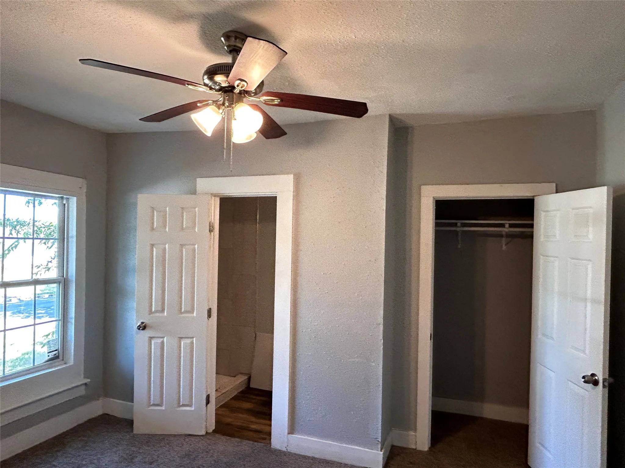 Single Family Residence For Sale in Grayson County , 615 S Throckmorton Street, Sherman, Texas 75090, 3 Bedroom, 2 Bathroom, Garage spaces, 1,278 Sqft, built in 1925, mls#21386553, Real Estate Agent in Sherman, Homes For Sale in Grayson county, Homes For Sale in Sherman, Realtor in Sherman Texas, Real Estate Brokerage Independent Realty Texas, Luminita Cordes Realtor