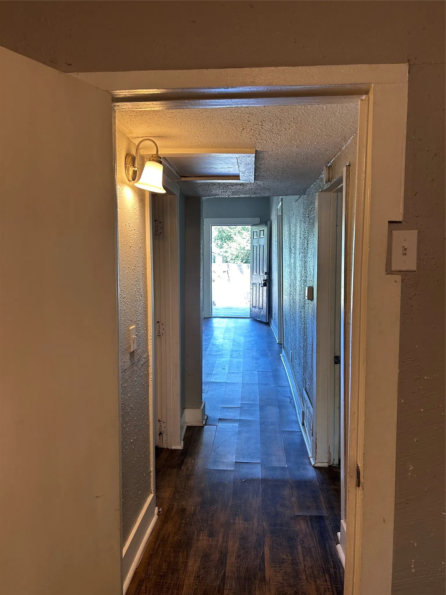 Single Family Residence For Sale in Grayson County , 615 S Throckmorton Street, Sherman, Texas 75090, 3 Bedroom, 2 Bathroom, Garage spaces, 1,278 Sqft, built in 1925, mls#21386553, Real Estate Agent in Sherman, Homes For Sale in Grayson county, Homes For Sale in Sherman, Realtor in Sherman Texas, Real Estate Brokerage Independent Realty Texas, Luminita Cordes Realtor