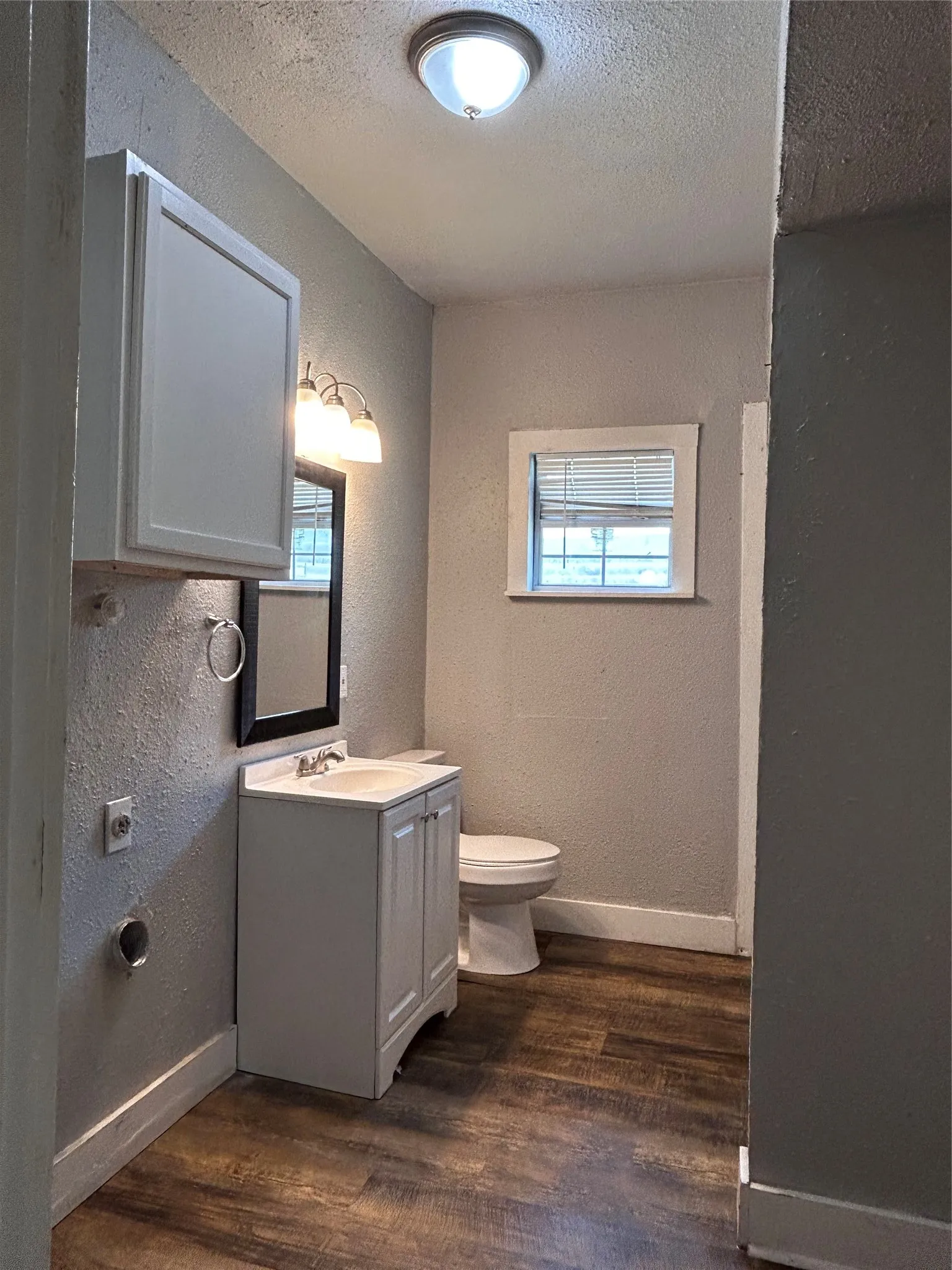 Single Family Residence For Sale in Grayson County , 615 S Throckmorton Street, Sherman, Texas 75090, 3 Bedroom, 2 Bathroom, Garage spaces, 1,278 Sqft, built in 1925, mls#21386553, Real Estate Agent in Sherman, Homes For Sale in Grayson county, Homes For Sale in Sherman, Realtor in Sherman Texas, Real Estate Brokerage Independent Realty Texas, Luminita Cordes Realtor