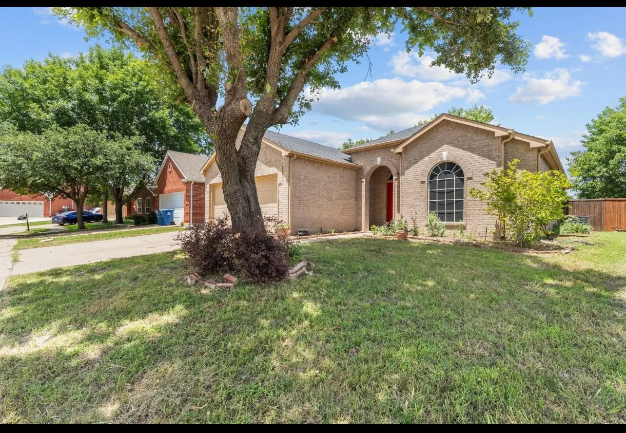 Single Family Residence For Rent in Dallas County , 8414 Seafield Lane, Rowlett, Texas 75089, 3 Bedroom, 2 Bathroom, 1 Garage spaces, 1,910 Sqft, built in 2000, mls#21386557, Real Estate Agent in Rowlett, Homes For Rent in Dallas county, Homes For Rent in Rowlett, Realtor in Rowlett Texas, Real Estate Brokerage Independent Realty Texas, Luminita Cordes Realtor