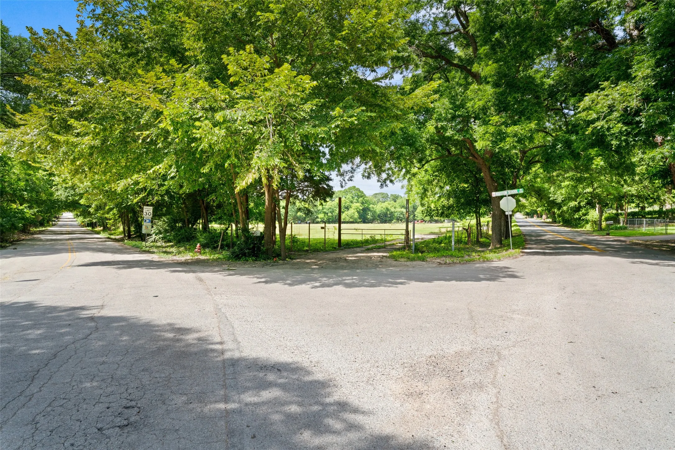 Unimproved Land For Sale in Dallas County , 1213 S Houston School Road, Lancaster, Texas 75146, 0, 0, Garage spaces, 0 Sqft, built in 0, mls#21386559, Real Estate Agent in Lancaster, Homes For Sale in Dallas county, Homes For Sale in Lancaster, Realtor in Lancaster Texas, Real Estate Brokerage Independent Realty Texas, Luminita Cordes Realtor