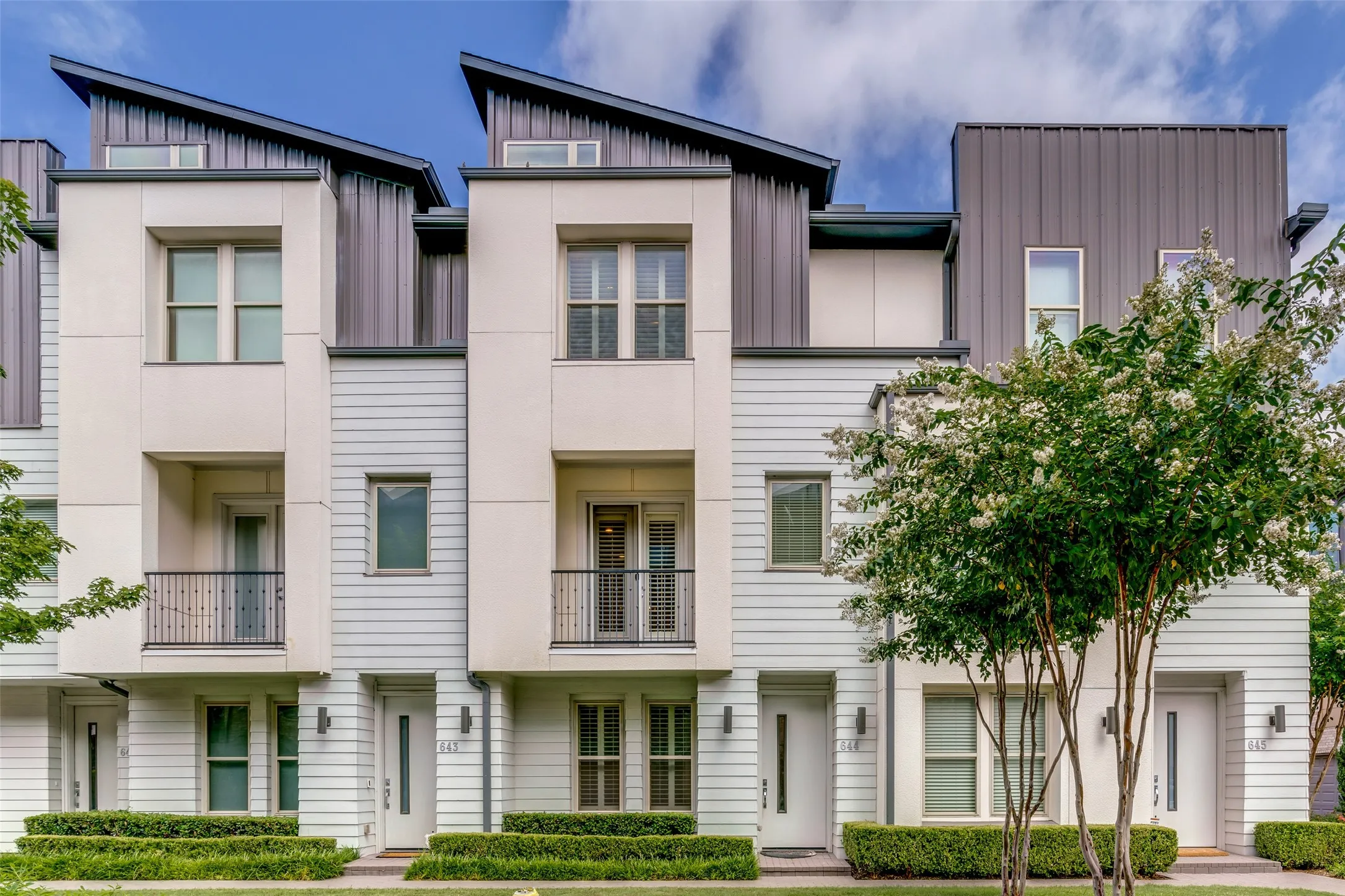 Condominium For Rent in Dallas County , 4211 Rawlins Street 644, Dallas, Texas 75219, 3 Bedroom, 4 Bathroom, 2 Garage spaces, 2,023 Sqft, built in 2014, mls#21386560, Real Estate Agent in Dallas, Homes For Rent in Dallas county, Homes For Rent in Dallas, Realtor in Dallas Texas, Real Estate Brokerage Independent Realty Texas, Luminita Cordes Realtor