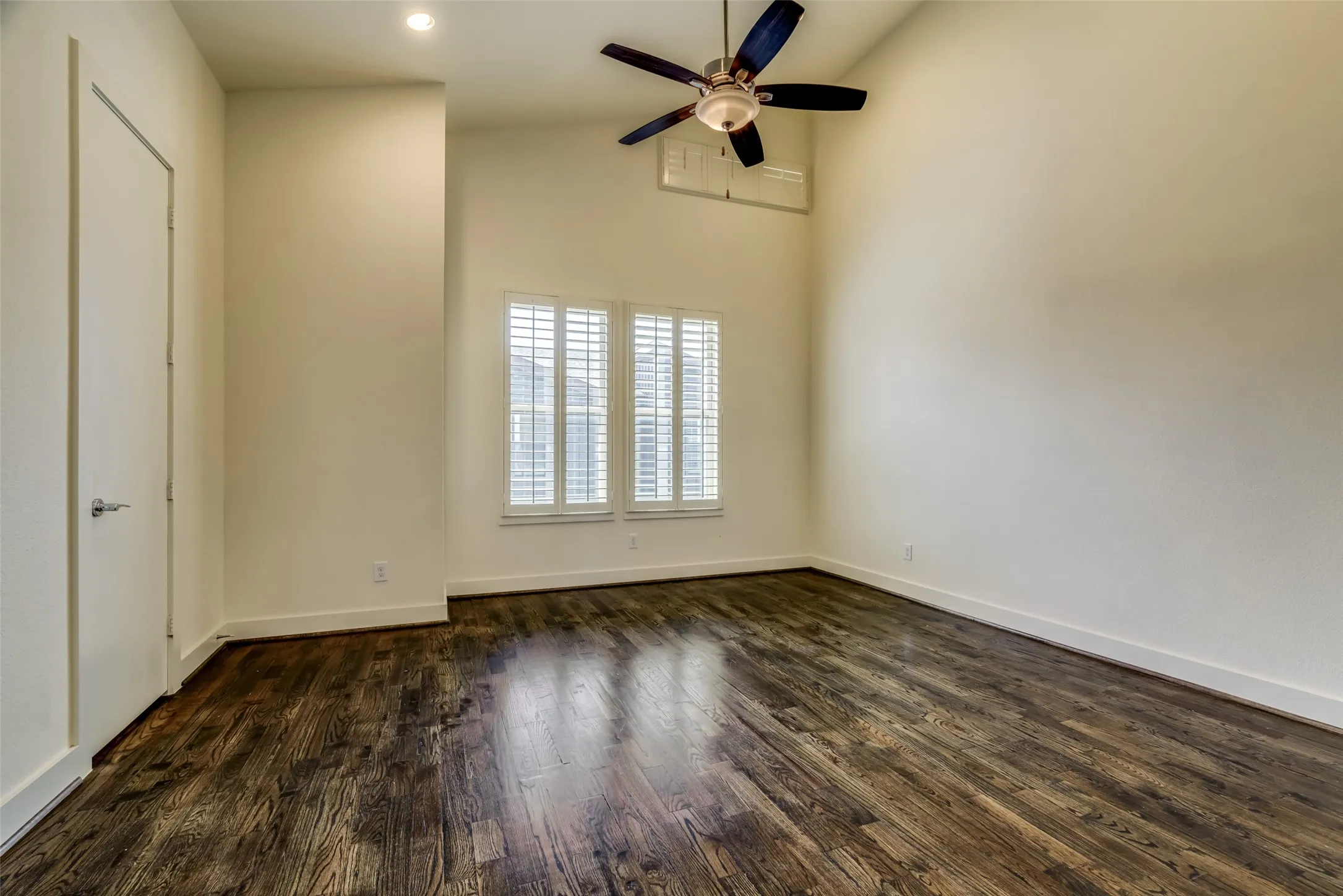 Condominium For Rent in Dallas County , 4211 Rawlins Street 644, Dallas, Texas 75219, 3 Bedroom, 4 Bathroom, 2 Garage spaces, 2,023 Sqft, built in 2014, mls#21386560, Real Estate Agent in Dallas, Homes For Rent in Dallas county, Homes For Rent in Dallas, Realtor in Dallas Texas, Real Estate Brokerage Independent Realty Texas, Luminita Cordes Realtor