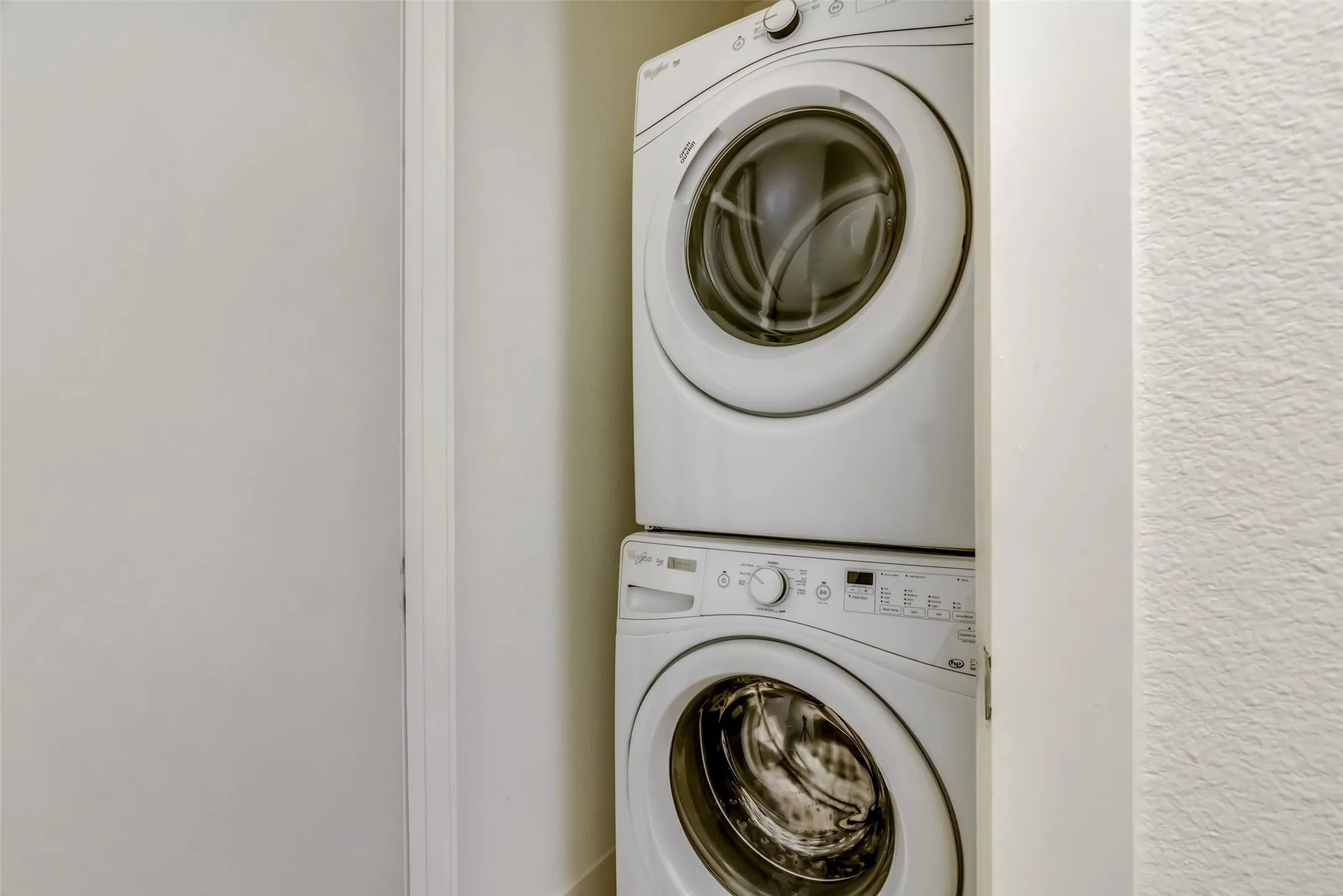 Condominium For Rent in Dallas County , 4211 Rawlins Street 644, Dallas, Texas 75219, 3 Bedroom, 4 Bathroom, 2 Garage spaces, 2,023 Sqft, built in 2014, mls#21386560, Real Estate Agent in Dallas, Homes For Rent in Dallas county, Homes For Rent in Dallas, Realtor in Dallas Texas, Real Estate Brokerage Independent Realty Texas, Luminita Cordes Realtor