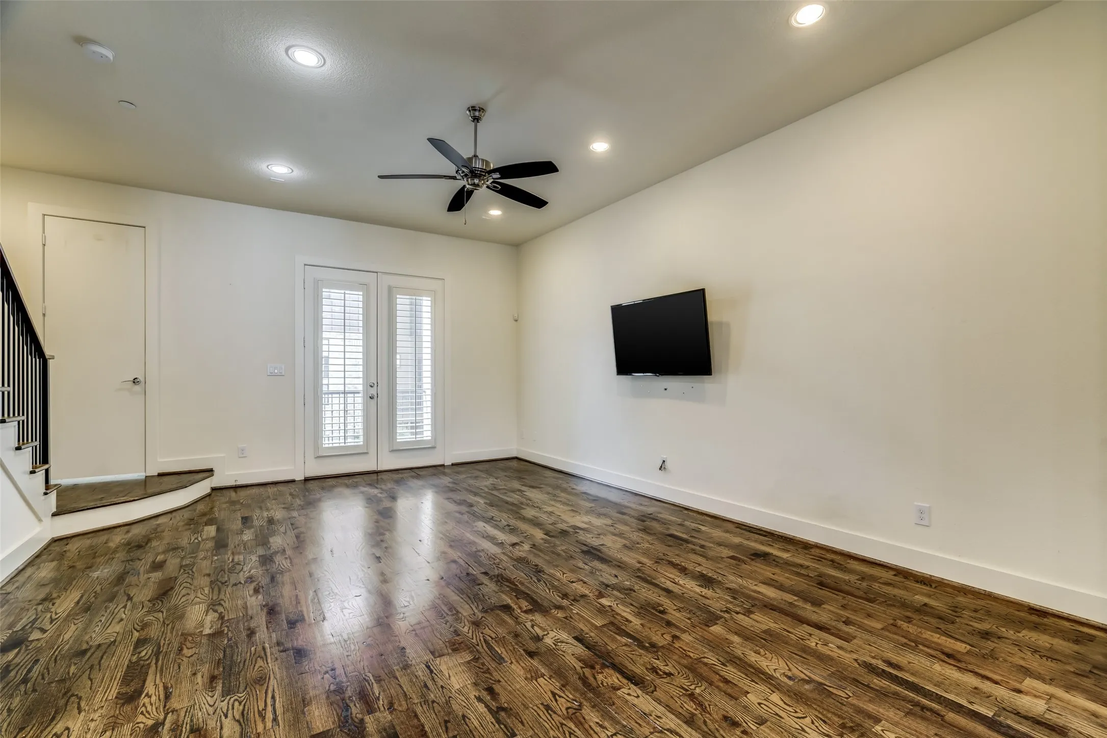 Condominium For Rent in Dallas County , 4211 Rawlins Street 644, Dallas, Texas 75219, 3 Bedroom, 4 Bathroom, 2 Garage spaces, 2,023 Sqft, built in 2014, mls#21386560, Real Estate Agent in Dallas, Homes For Rent in Dallas county, Homes For Rent in Dallas, Realtor in Dallas Texas, Real Estate Brokerage Independent Realty Texas, Luminita Cordes Realtor