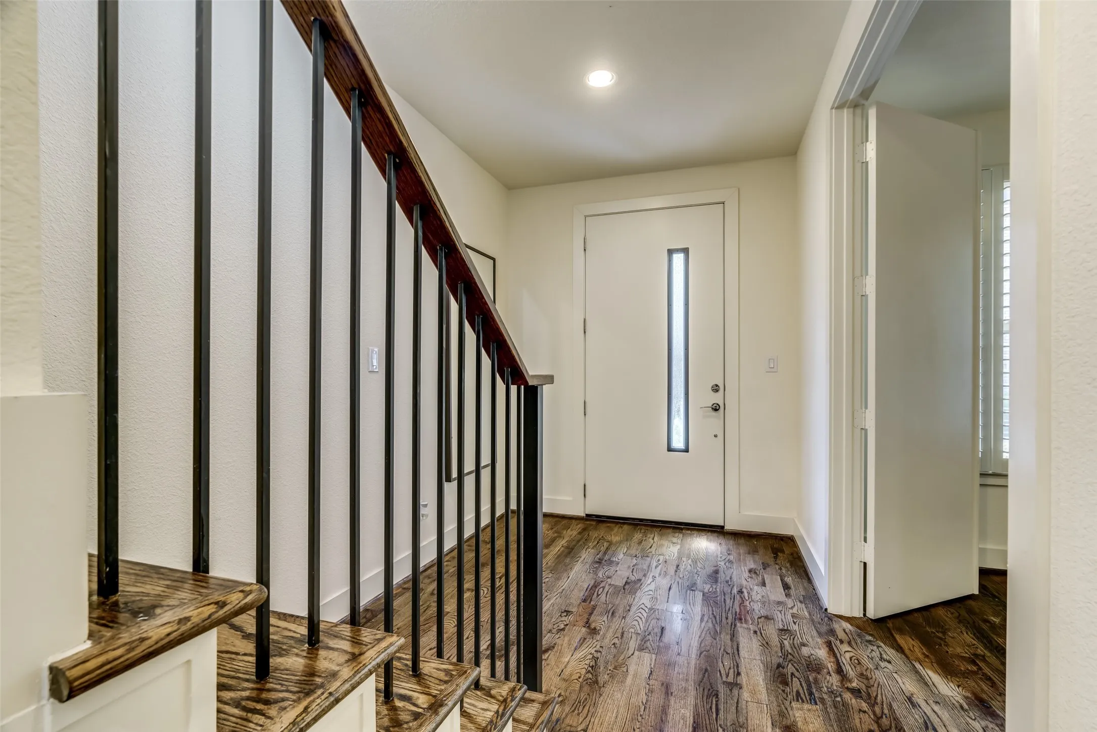 Condominium For Rent in Dallas County , 4211 Rawlins Street 644, Dallas, Texas 75219, 3 Bedroom, 4 Bathroom, 2 Garage spaces, 2,023 Sqft, built in 2014, mls#21386560, Real Estate Agent in Dallas, Homes For Rent in Dallas county, Homes For Rent in Dallas, Realtor in Dallas Texas, Real Estate Brokerage Independent Realty Texas, Luminita Cordes Realtor