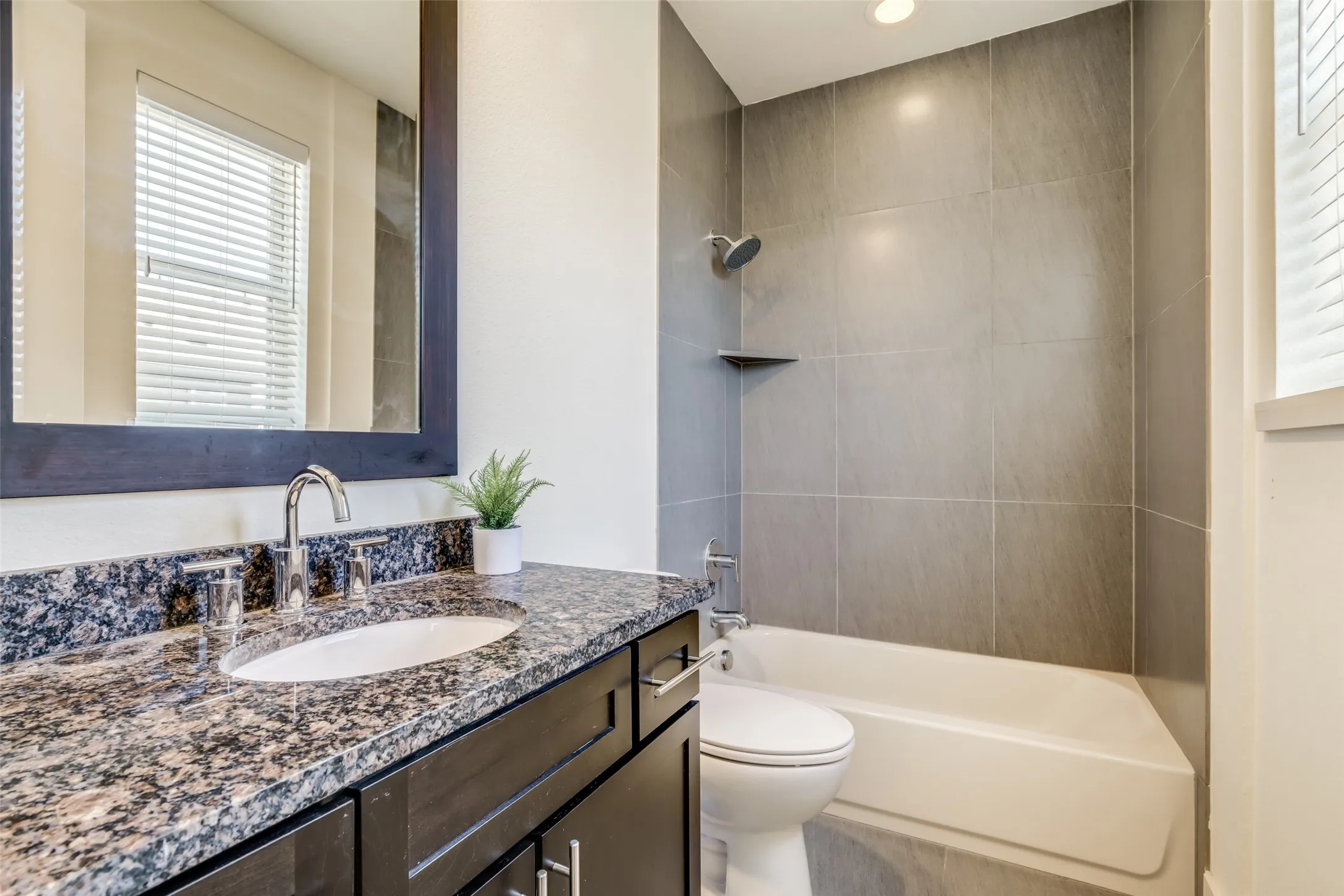 Condominium For Rent in Dallas County , 4211 Rawlins Street 644, Dallas, Texas 75219, 3 Bedroom, 4 Bathroom, 2 Garage spaces, 2,023 Sqft, built in 2014, mls#21386560, Real Estate Agent in Dallas, Homes For Rent in Dallas county, Homes For Rent in Dallas, Realtor in Dallas Texas, Real Estate Brokerage Independent Realty Texas, Luminita Cordes Realtor