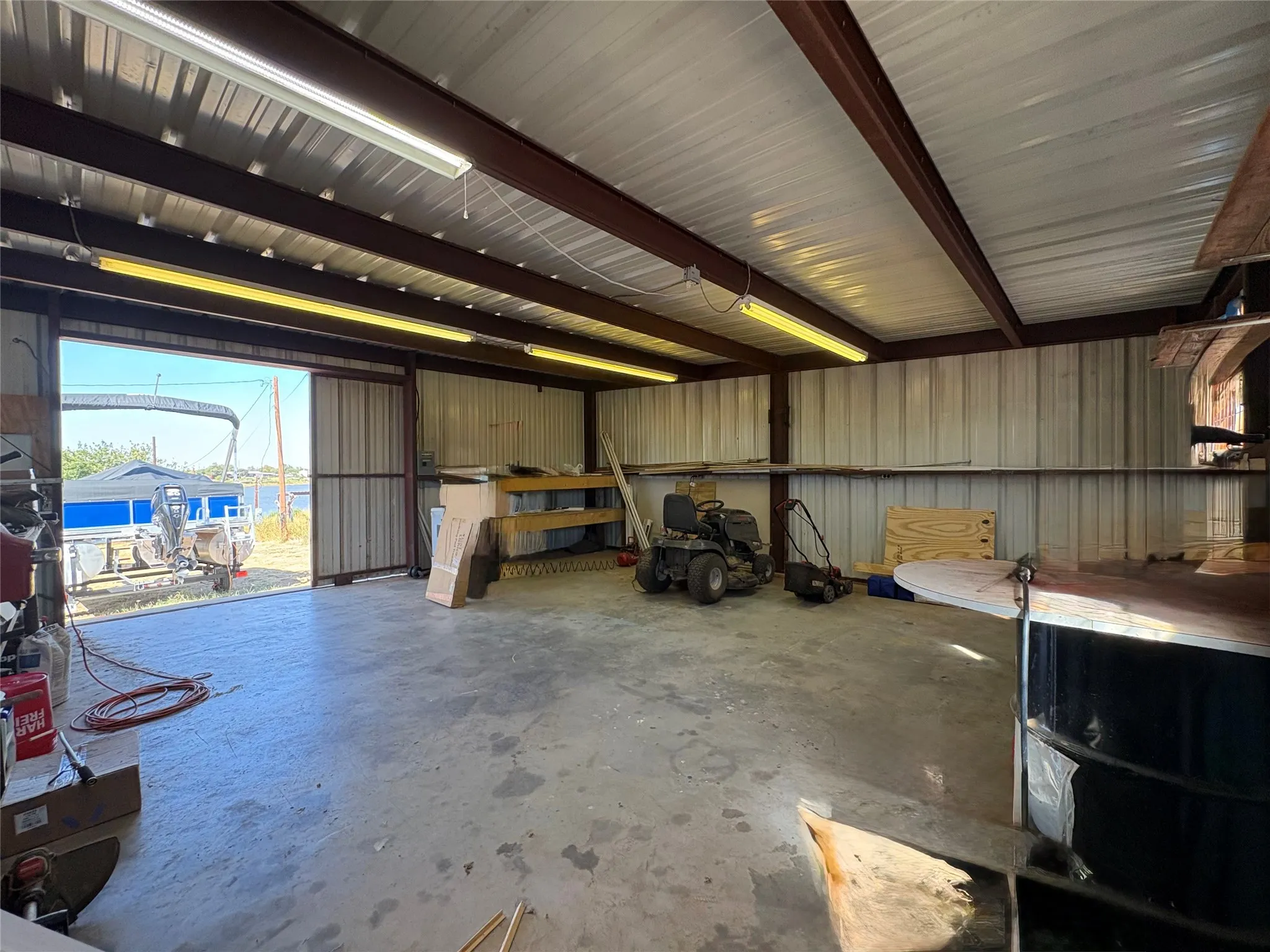 Single Family Residence For Sale in Mitchell County , 2116 LCR 252, Colorado City, Texas 79512, 2 Bedroom, 2 Bathroom, Garage spaces, 1,063 Sqft, built in 1960, mls#21385475, Real Estate Agent in Colorado City, Homes For Sale in Mitchell county, Homes For Sale in Colorado City, Realtor in Colorado City Texas, Real Estate Brokerage Independent Realty Texas, Luminita Cordes Realtor