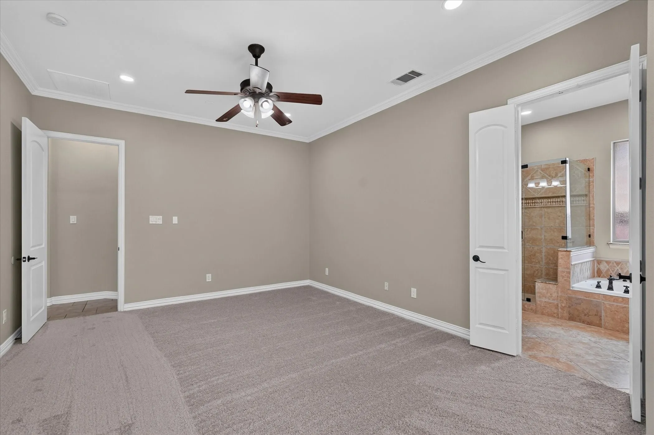Single Family Residence For Sale in Dallas County , 2024 S Hill Drive, Irving, Texas 75038, 4 Bedroom, 3 Bathroom, 2 Garage spaces, 2,664 Sqft, built in 2006, mls#21385828, Real Estate Agent in Irving, Homes For Sale in Dallas county, Homes For Sale in Irving, Realtor in Irving Texas, Real Estate Brokerage Independent Realty Texas, Luminita Cordes Realtor