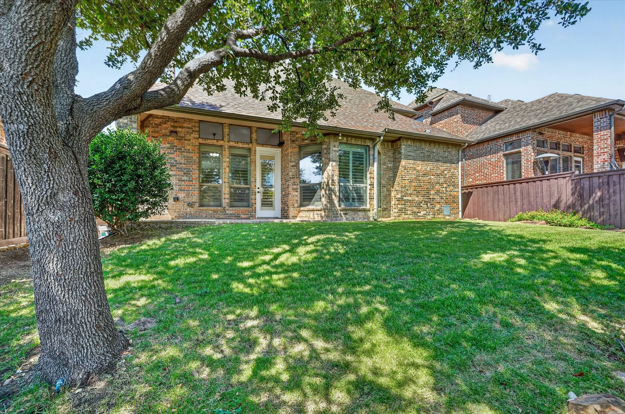 Single Family Residence For Sale in Dallas County , 2024 S Hill Drive, Irving, Texas 75038, 4 Bedroom, 3 Bathroom, 2 Garage spaces, 2,664 Sqft, built in 2006, mls#21385828, Real Estate Agent in Irving, Homes For Sale in Dallas county, Homes For Sale in Irving, Realtor in Irving Texas, Real Estate Brokerage Independent Realty Texas, Luminita Cordes Realtor