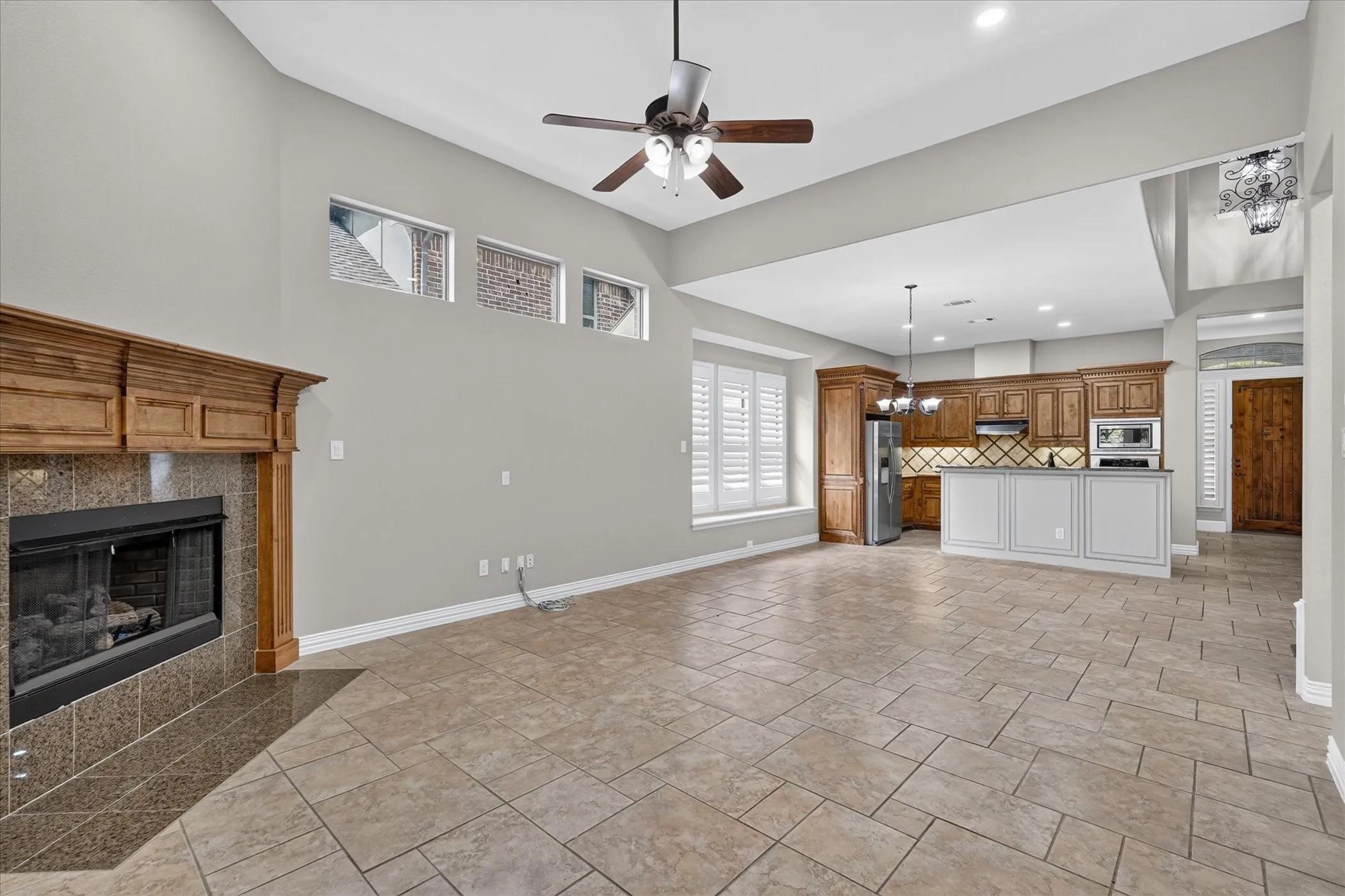 Single Family Residence For Sale in Dallas County , 2024 S Hill Drive, Irving, Texas 75038, 4 Bedroom, 3 Bathroom, 2 Garage spaces, 2,664 Sqft, built in 2006, mls#21385828, Real Estate Agent in Irving, Homes For Sale in Dallas county, Homes For Sale in Irving, Realtor in Irving Texas, Real Estate Brokerage Independent Realty Texas, Luminita Cordes Realtor