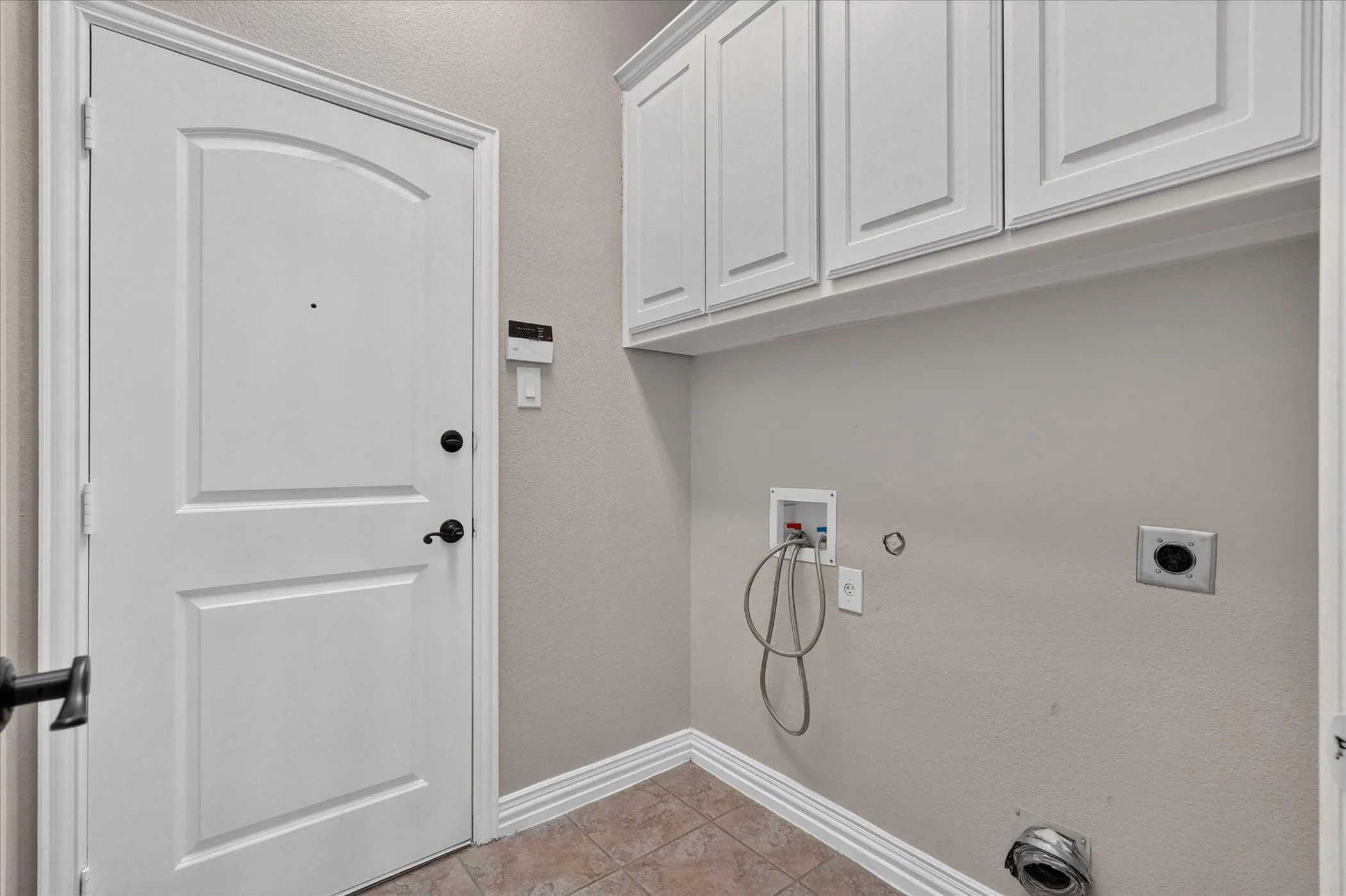 Single Family Residence For Sale in Dallas County , 2024 S Hill Drive, Irving, Texas 75038, 4 Bedroom, 3 Bathroom, 2 Garage spaces, 2,664 Sqft, built in 2006, mls#21385828, Real Estate Agent in Irving, Homes For Sale in Dallas county, Homes For Sale in Irving, Realtor in Irving Texas, Real Estate Brokerage Independent Realty Texas, Luminita Cordes Realtor