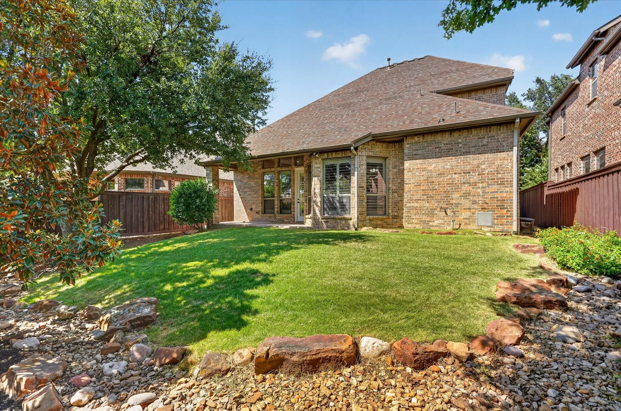Single Family Residence For Sale in Dallas County , 2024 S Hill Drive, Irving, Texas 75038, 4 Bedroom, 3 Bathroom, 2 Garage spaces, 2,664 Sqft, built in 2006, mls#21385828, Real Estate Agent in Irving, Homes For Sale in Dallas county, Homes For Sale in Irving, Realtor in Irving Texas, Real Estate Brokerage Independent Realty Texas, Luminita Cordes Realtor
