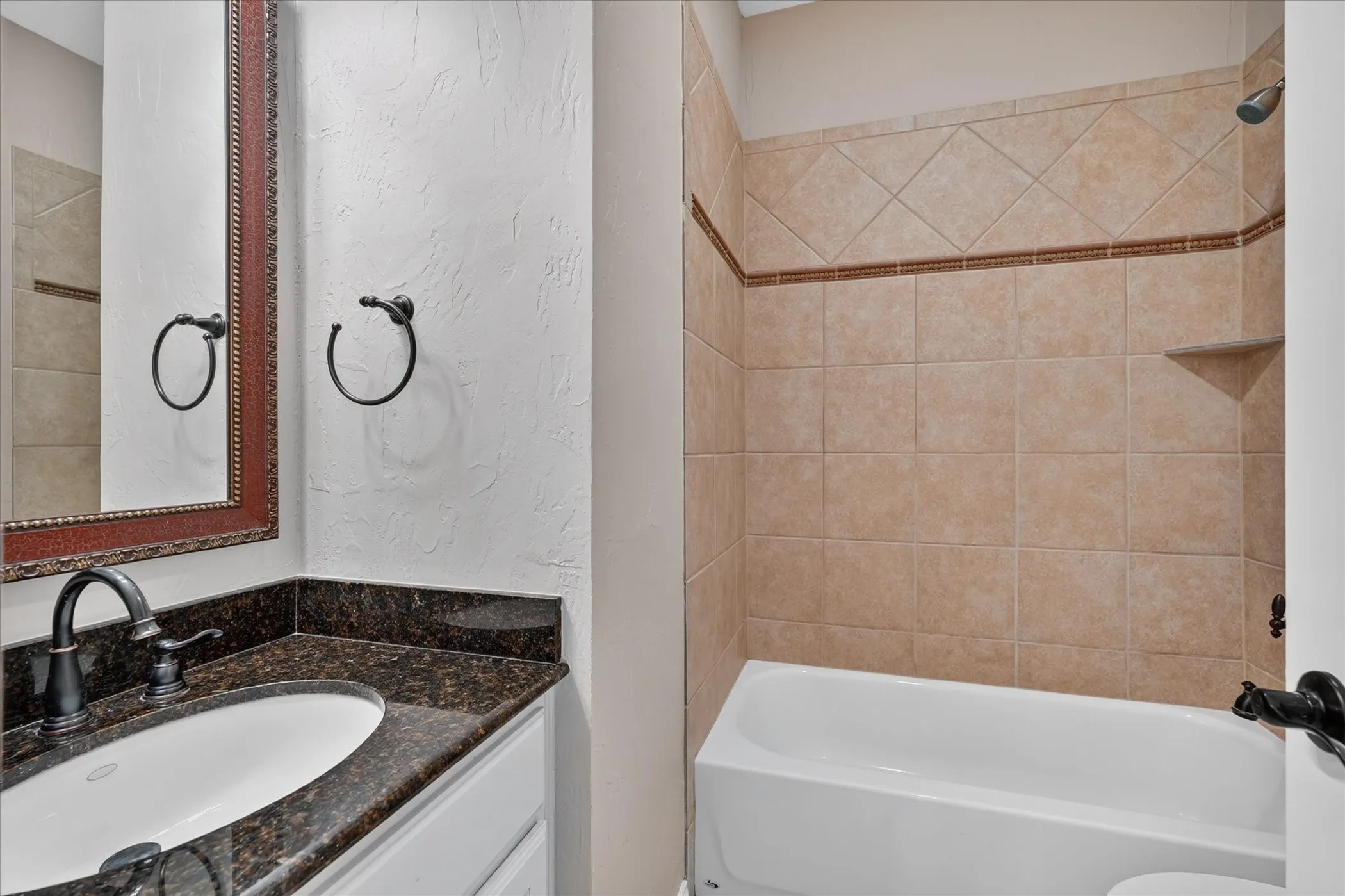 Single Family Residence For Sale in Dallas County , 2024 S Hill Drive, Irving, Texas 75038, 4 Bedroom, 3 Bathroom, 2 Garage spaces, 2,664 Sqft, built in 2006, mls#21385828, Real Estate Agent in Irving, Homes For Sale in Dallas county, Homes For Sale in Irving, Realtor in Irving Texas, Real Estate Brokerage Independent Realty Texas, Luminita Cordes Realtor