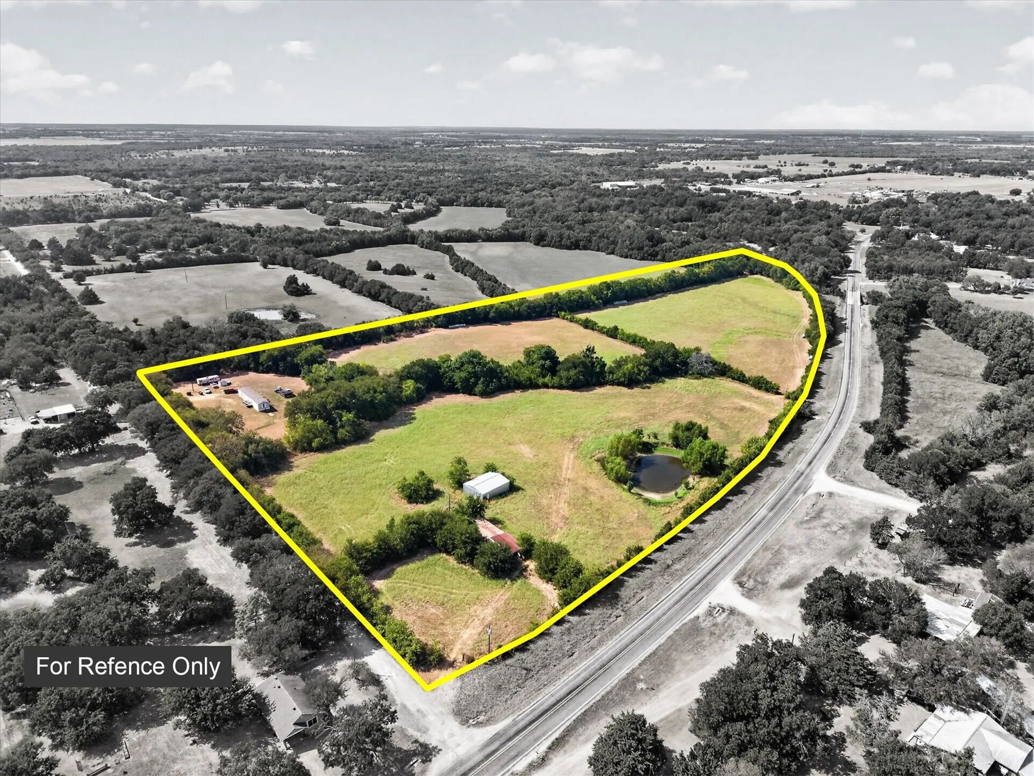 Mobile Home For Sale in Fannin County , 913 County Road 4232, Bonham, Texas 75418, 3 Bedroom, 2 Bathroom, Garage spaces, 1,216 Sqft, built in 2016, mls#21386473, Real Estate Agent in Bonham, Homes For Sale in Fannin county, Homes For Sale in Bonham, Realtor in Bonham Texas, Real Estate Brokerage Independent Realty Texas, Luminita Cordes Realtor