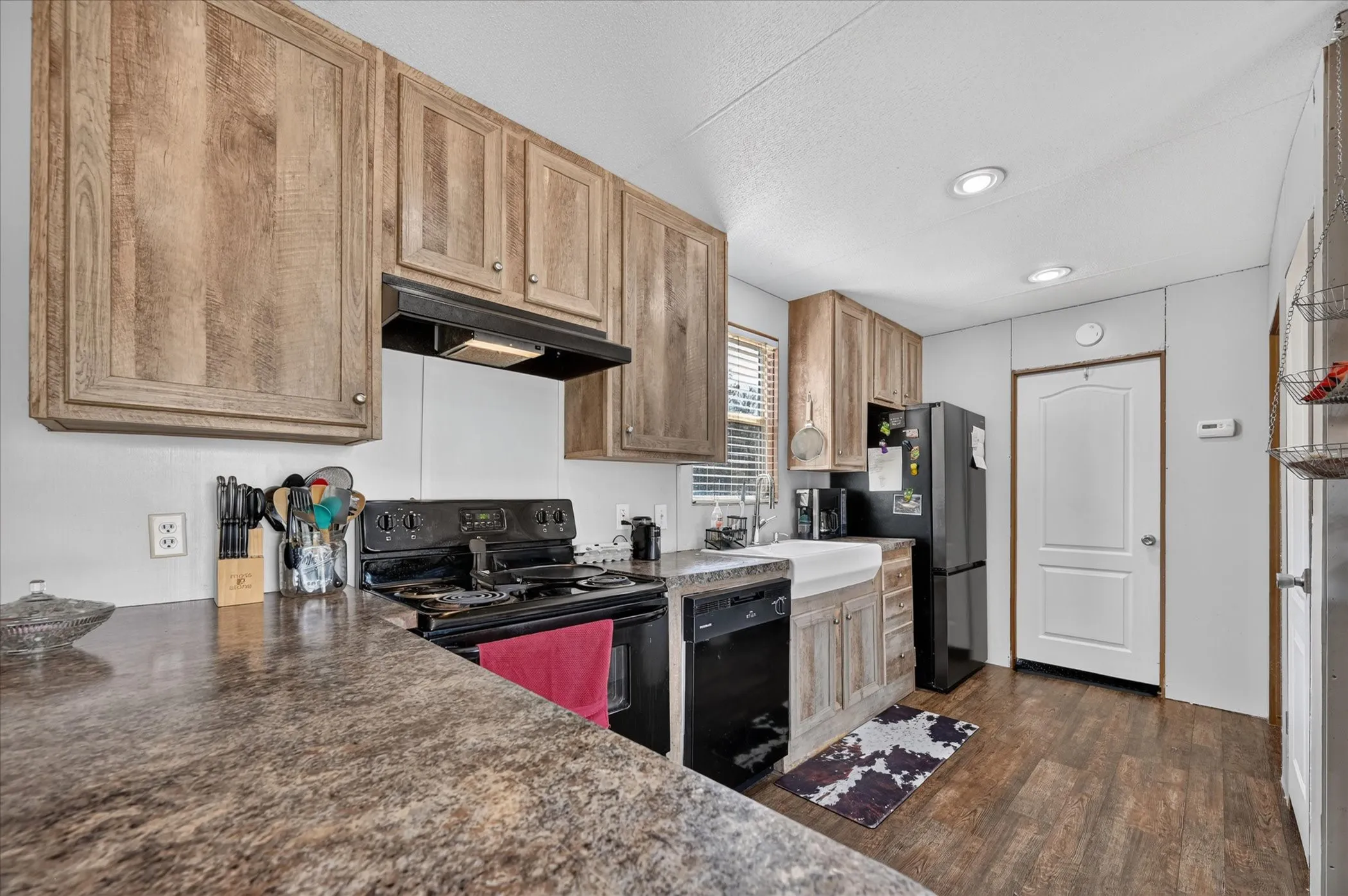 Mobile Home For Sale in Fannin County , 913 County Road 4232, Bonham, Texas 75418, 3 Bedroom, 2 Bathroom, Garage spaces, 1,216 Sqft, built in 2016, mls#21386473, Real Estate Agent in Bonham, Homes For Sale in Fannin county, Homes For Sale in Bonham, Realtor in Bonham Texas, Real Estate Brokerage Independent Realty Texas, Luminita Cordes Realtor